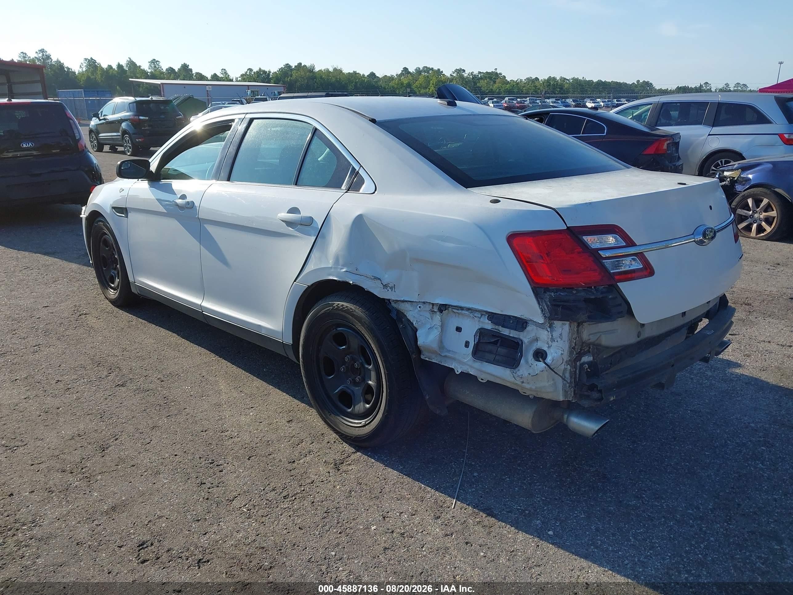 2015 Ford Police Interceptor   White vin: 1FAHP2L86FG116546