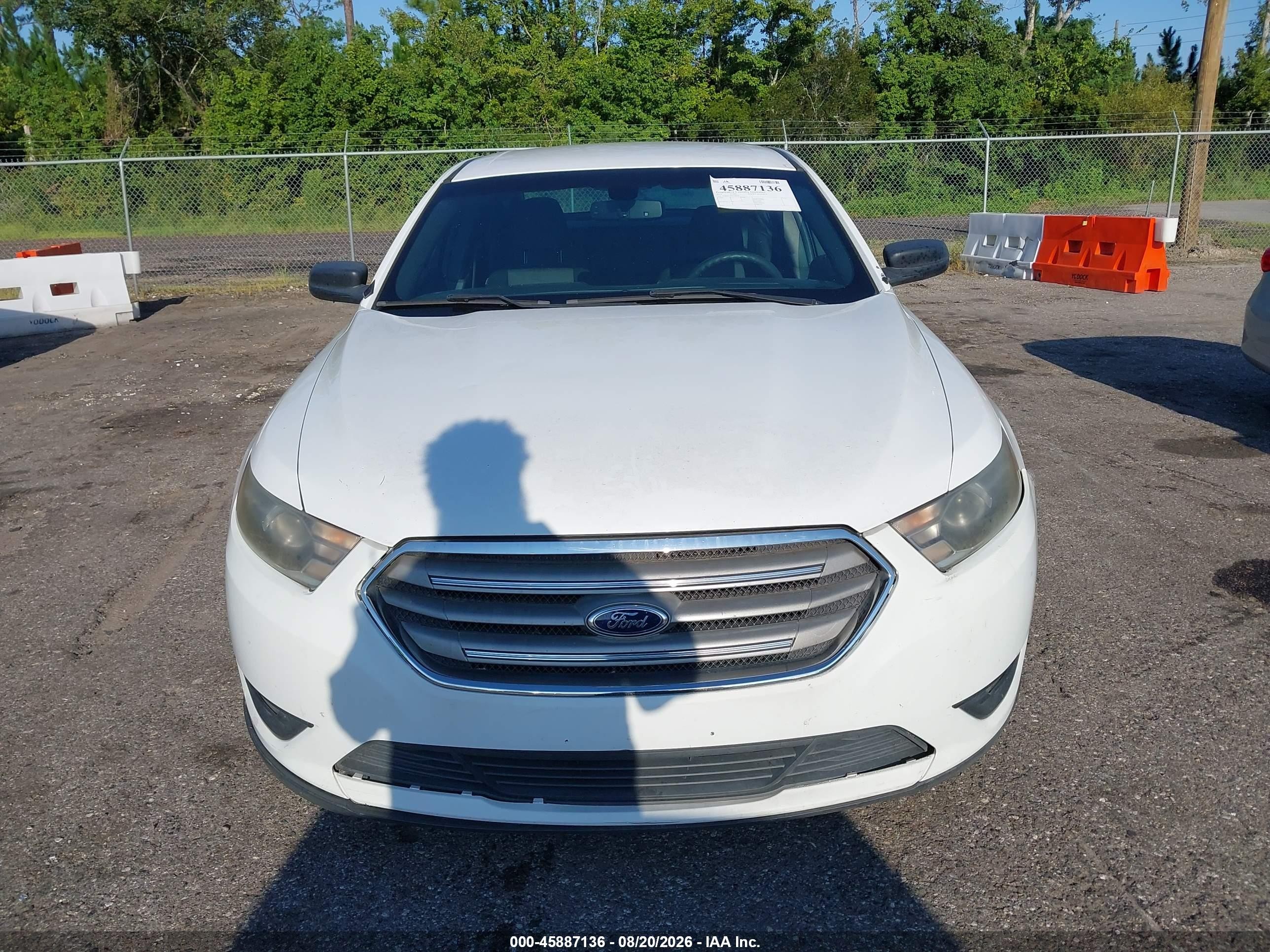 2015 Ford Police Interceptor   White vin: 1FAHP2L86FG116546