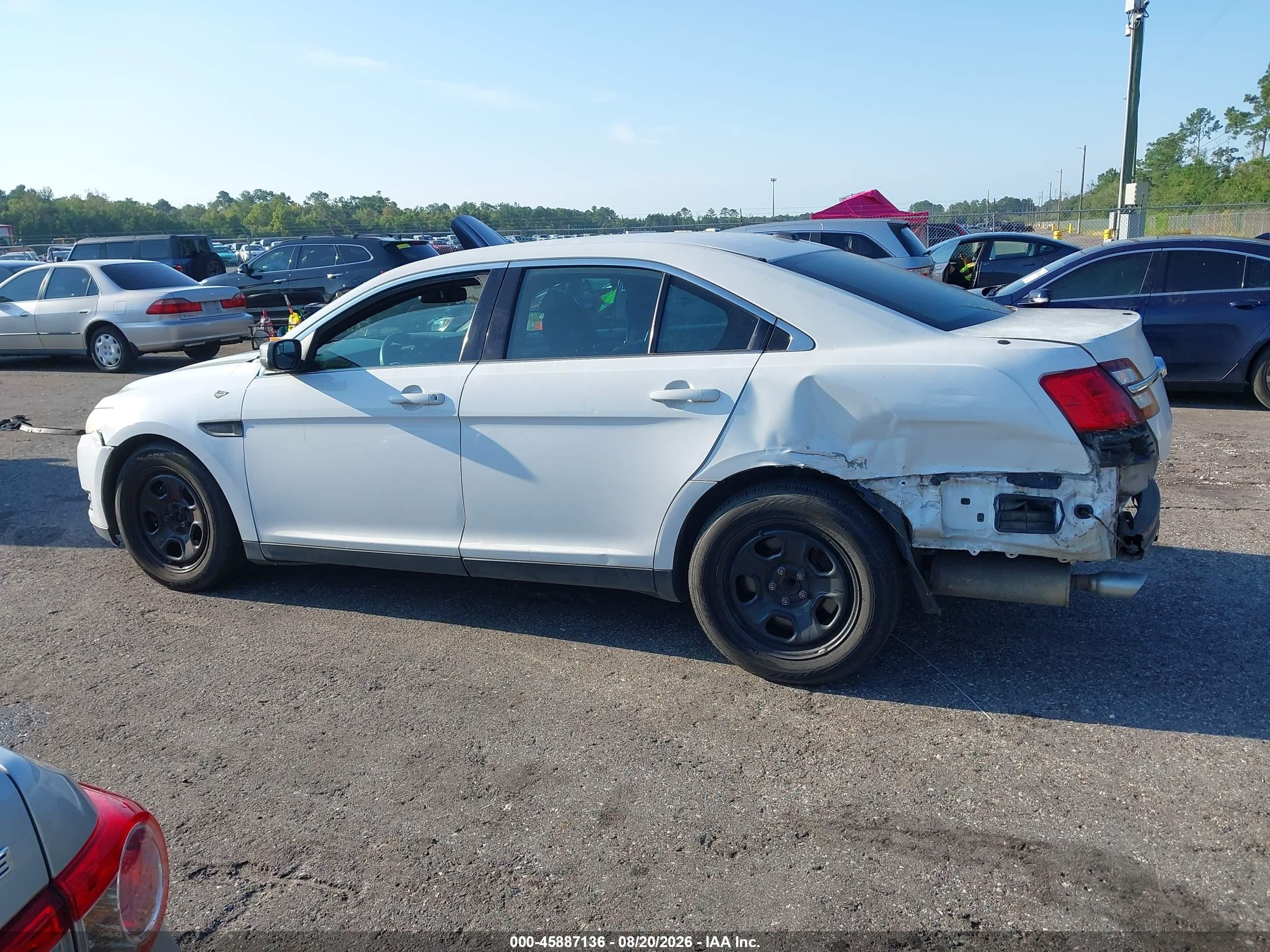 2015 Ford Police Interceptor   White vin: 1FAHP2L86FG116546