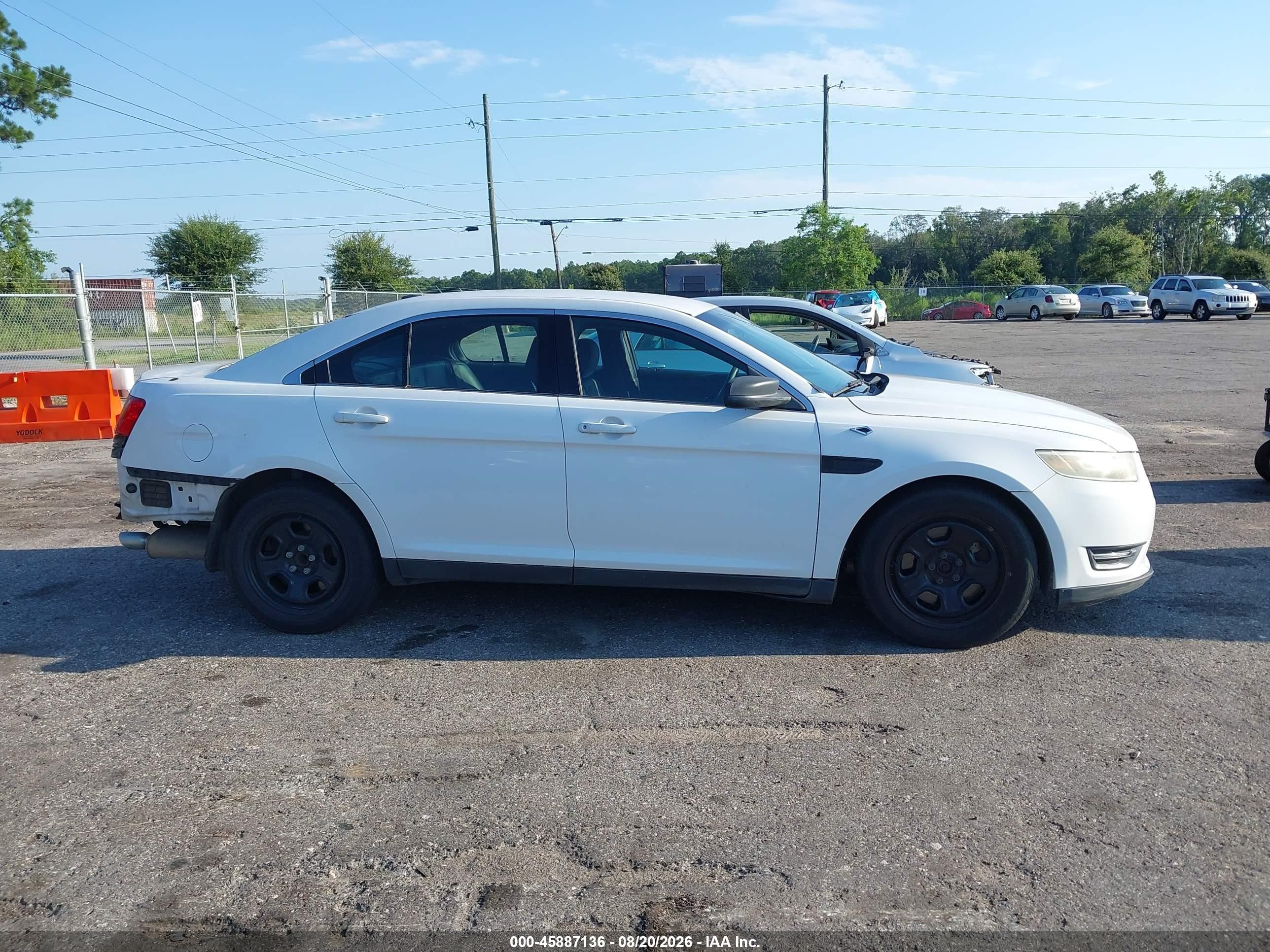 2015 Ford Police Interceptor   White vin: 1FAHP2L86FG116546