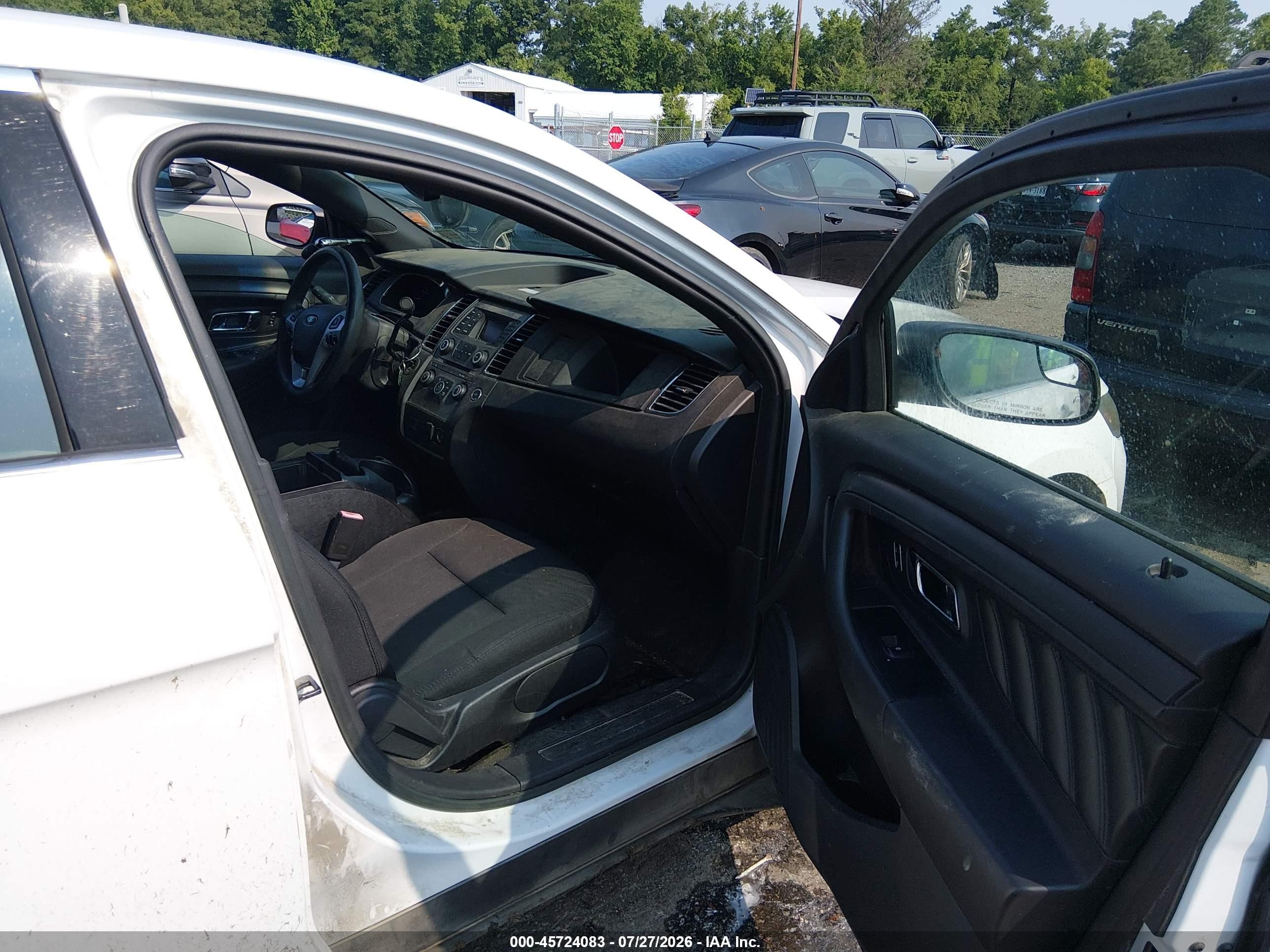 2015 Ford Police Interceptor   White vin: 1FAHP2L88FG122770