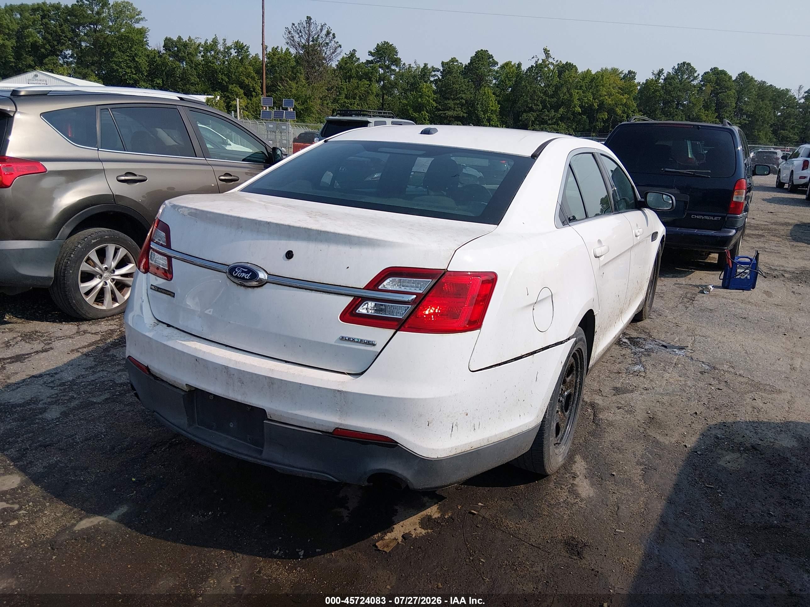 2015 Ford Police Interceptor   White vin: 1FAHP2L88FG122770