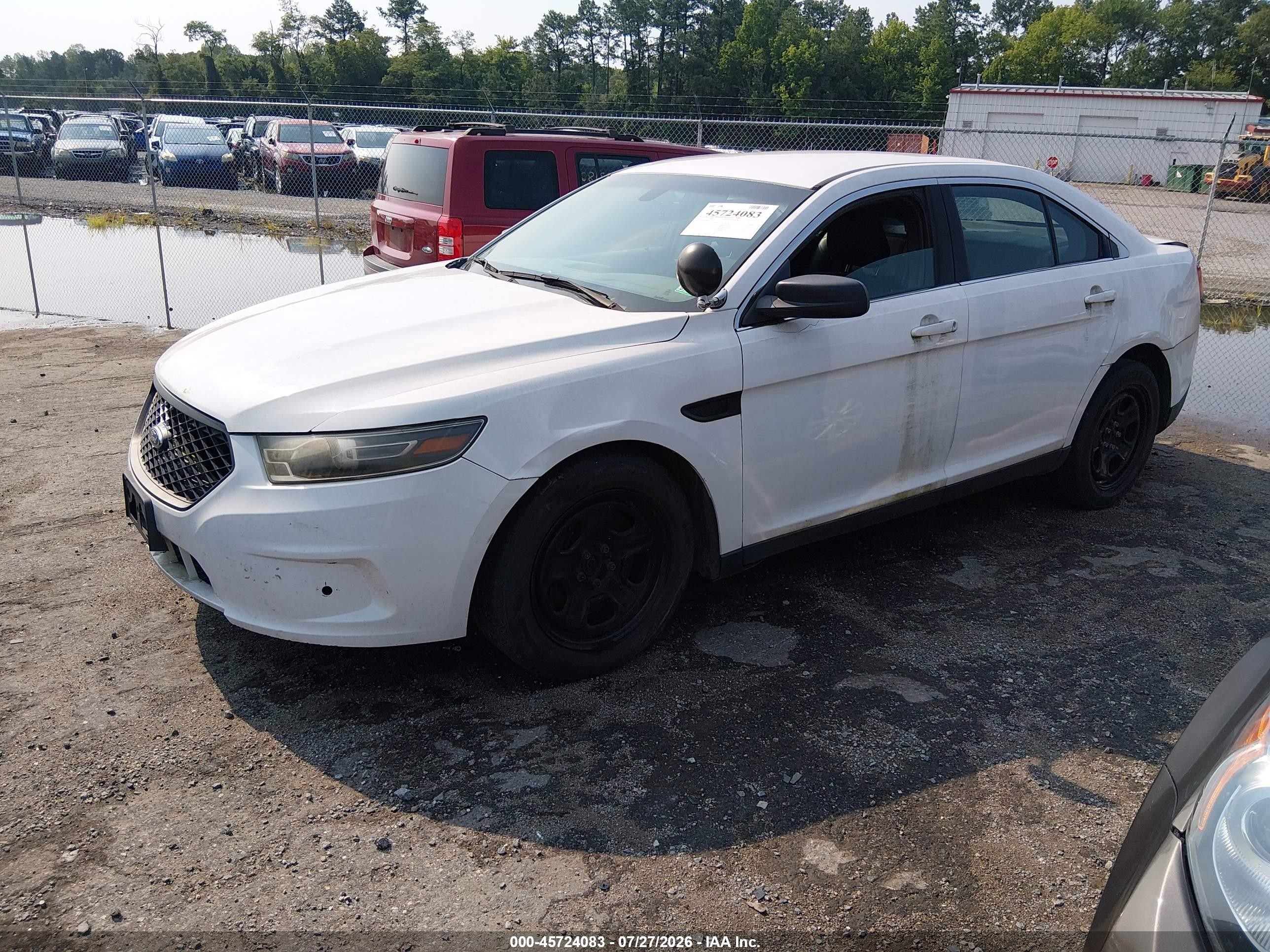 2015 Ford Police Interceptor   White vin: 1FAHP2L88FG122770