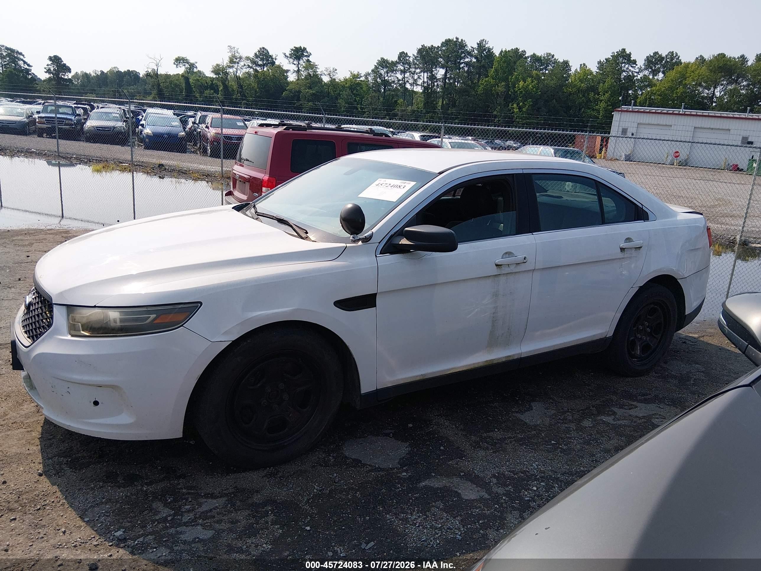2015 Ford Police Interceptor   White vin: 1FAHP2L88FG122770