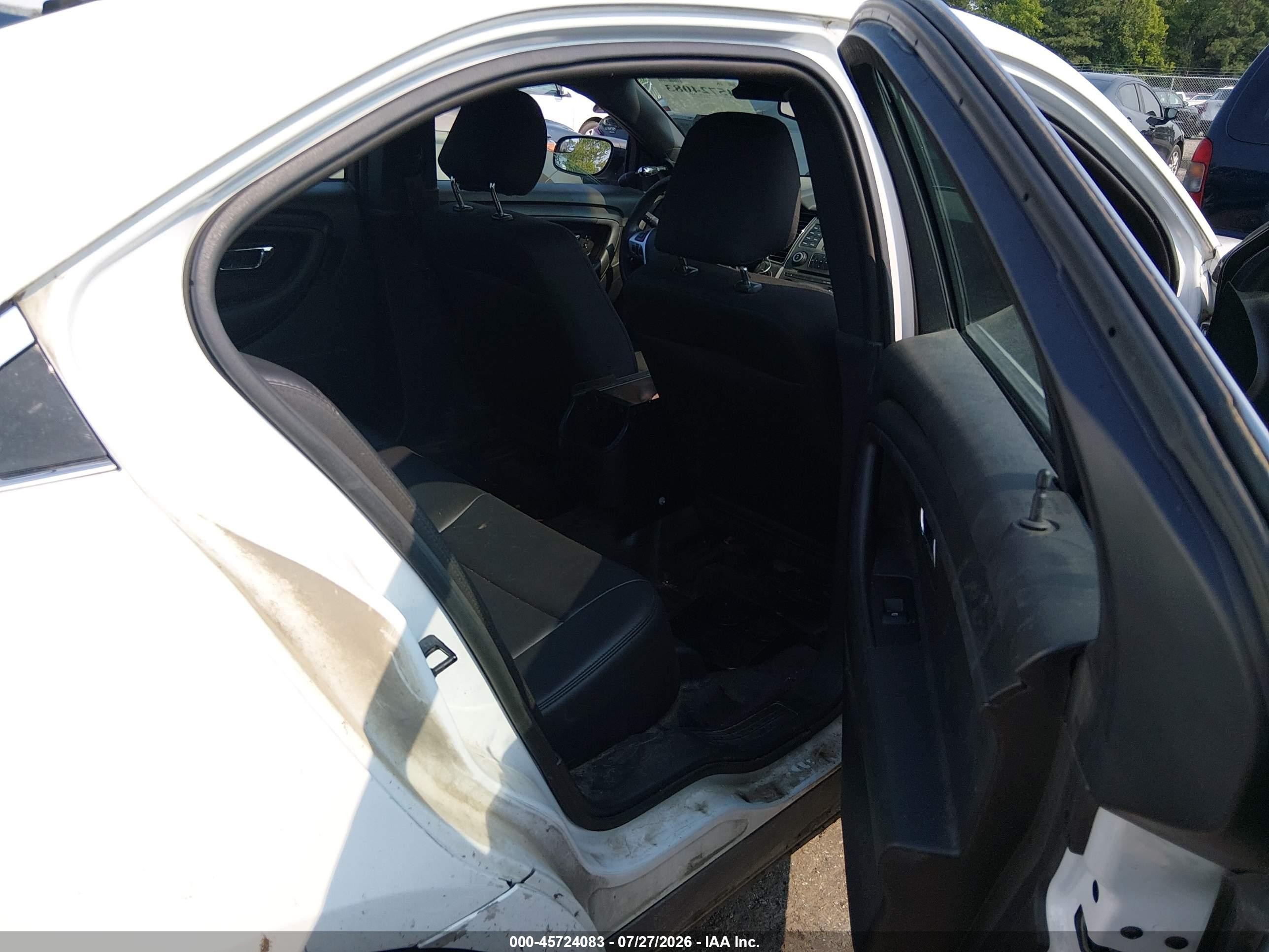 2015 Ford Police Interceptor   White vin: 1FAHP2L88FG122770