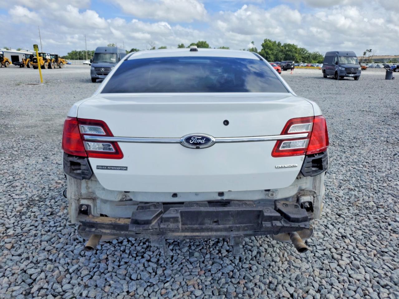 2013 Ford Taurus Police Interceptor White vin: 1FAHP2L8XDG132035