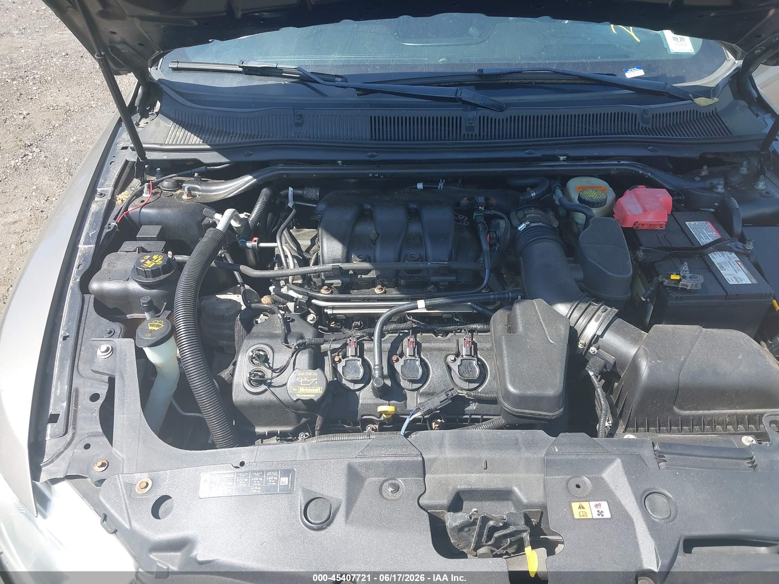 2013 Ford Police Interceptor   Silver vin: 1FAHP2M80DG162739