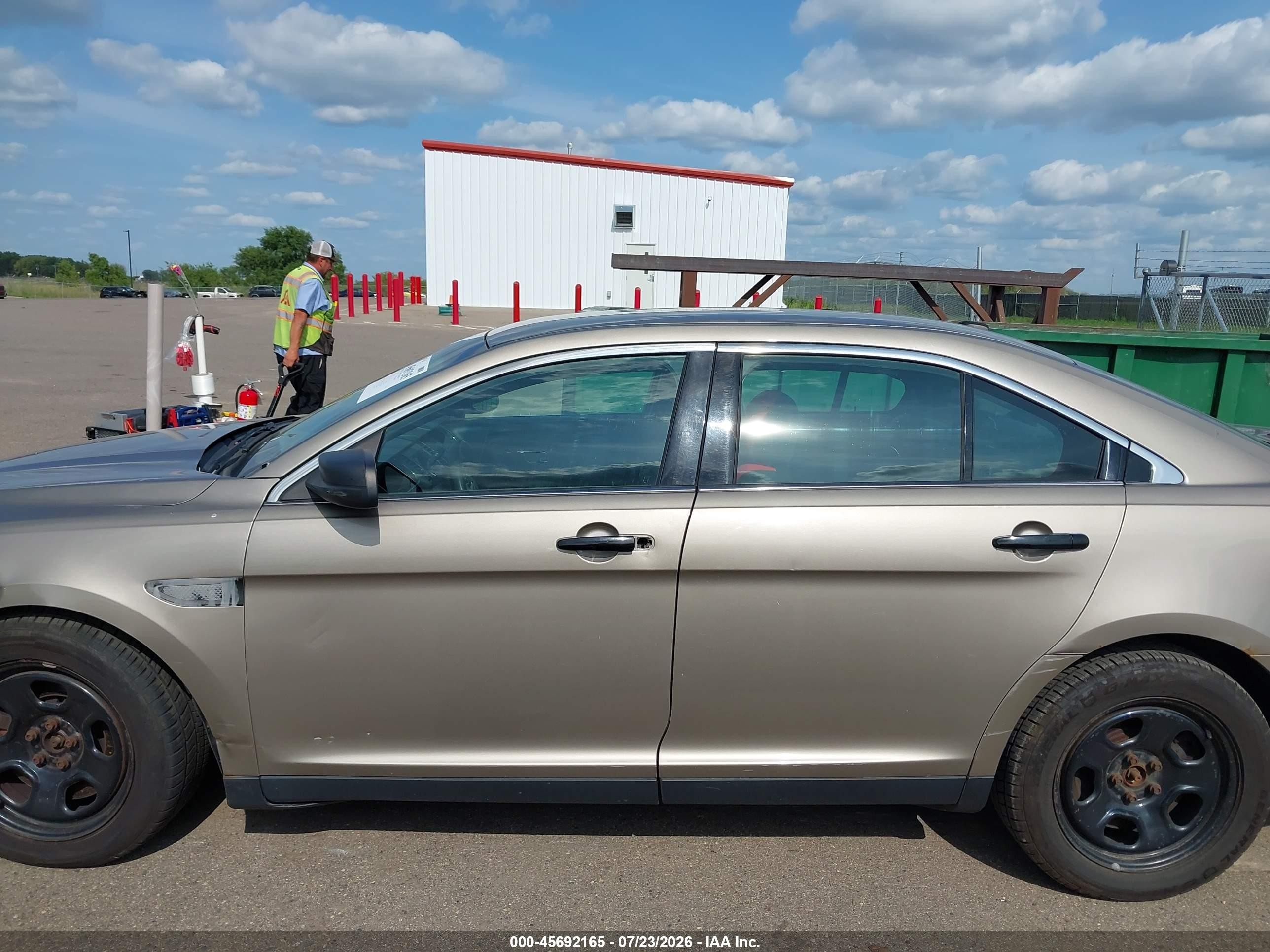 2013 Ford Police Interceptor   Brown vin: 1FAHP2M81DG121455