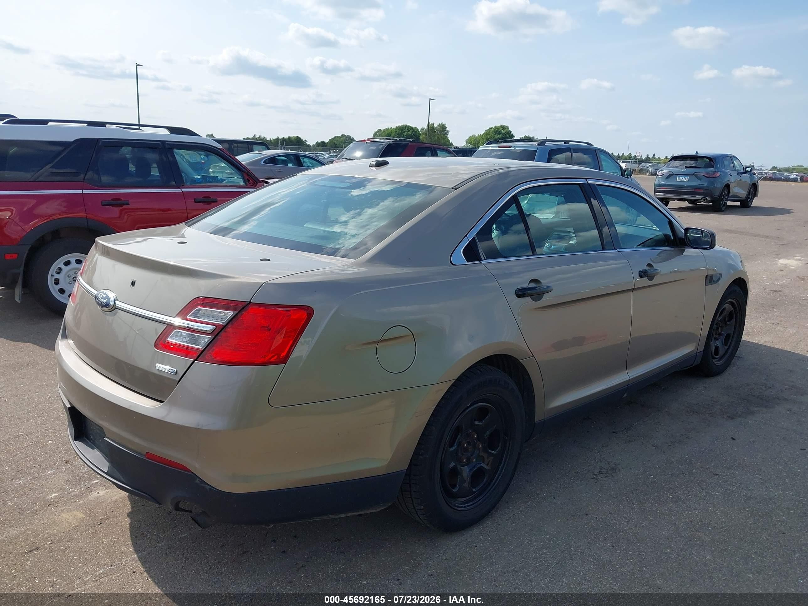 2013 Ford Police Interceptor   Brown vin: 1FAHP2M81DG121455