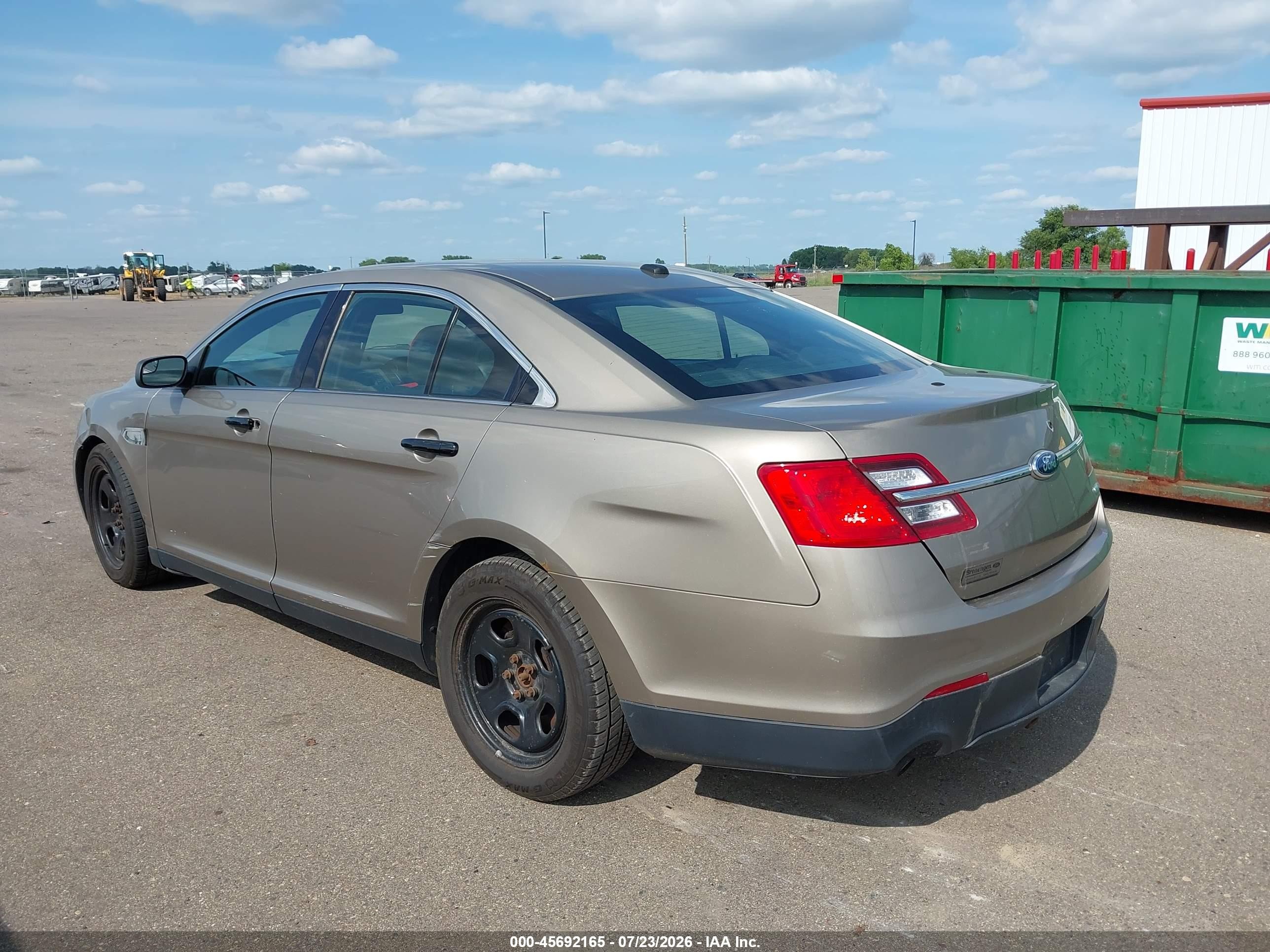 2013 Ford Police Interceptor   Brown vin: 1FAHP2M81DG121455