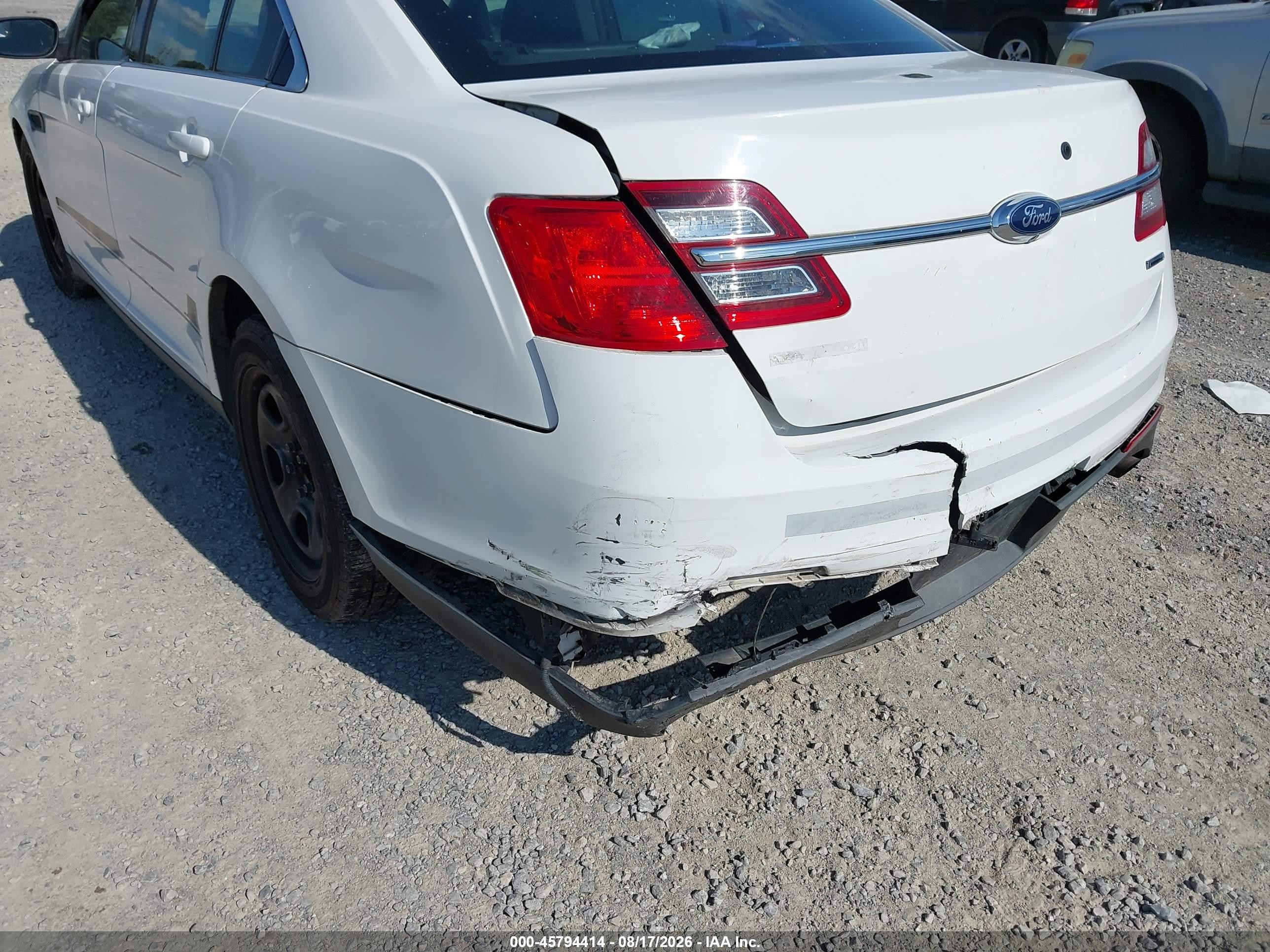 2013 Ford Police Interceptor   White vin: 1FAHP2M82DG148700