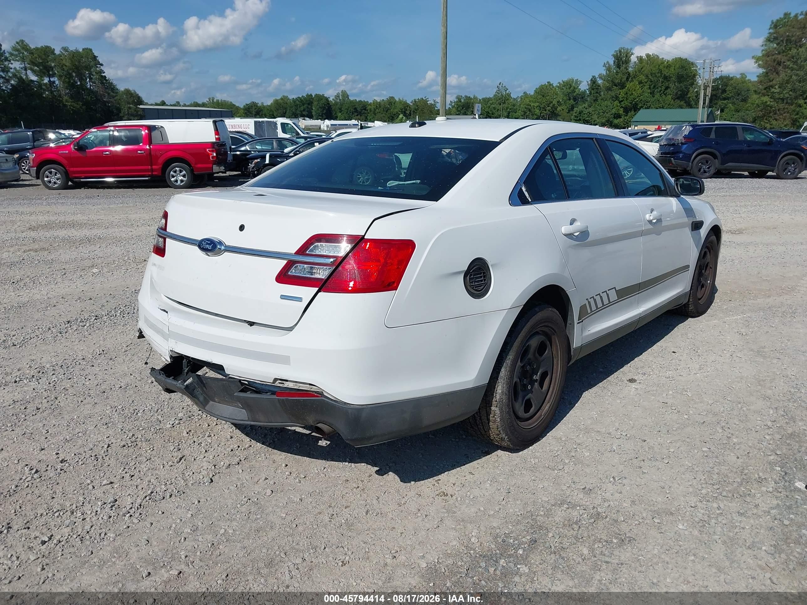 2013 Ford Police Interceptor   White vin: 1FAHP2M82DG148700