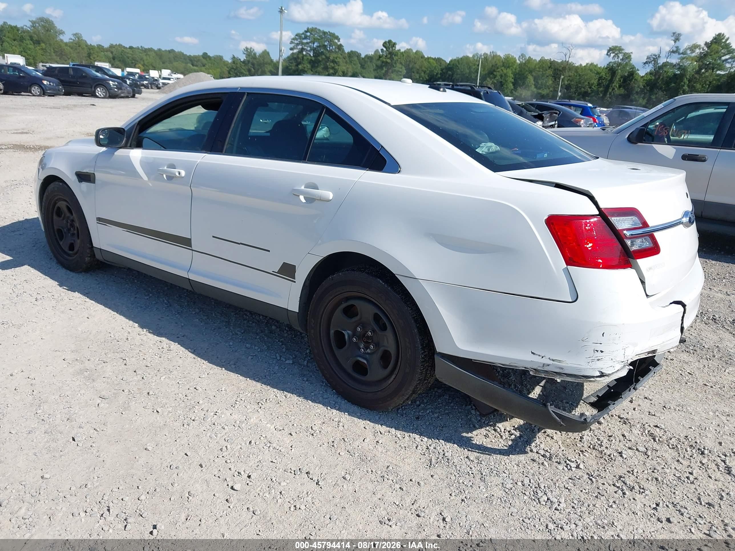2013 Ford Police Interceptor   White vin: 1FAHP2M82DG148700