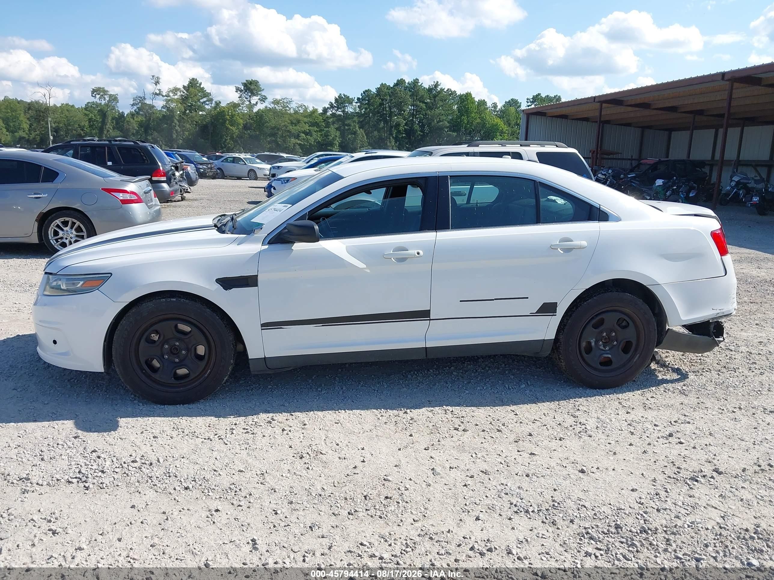 2013 Ford Police Interceptor   White vin: 1FAHP2M82DG148700