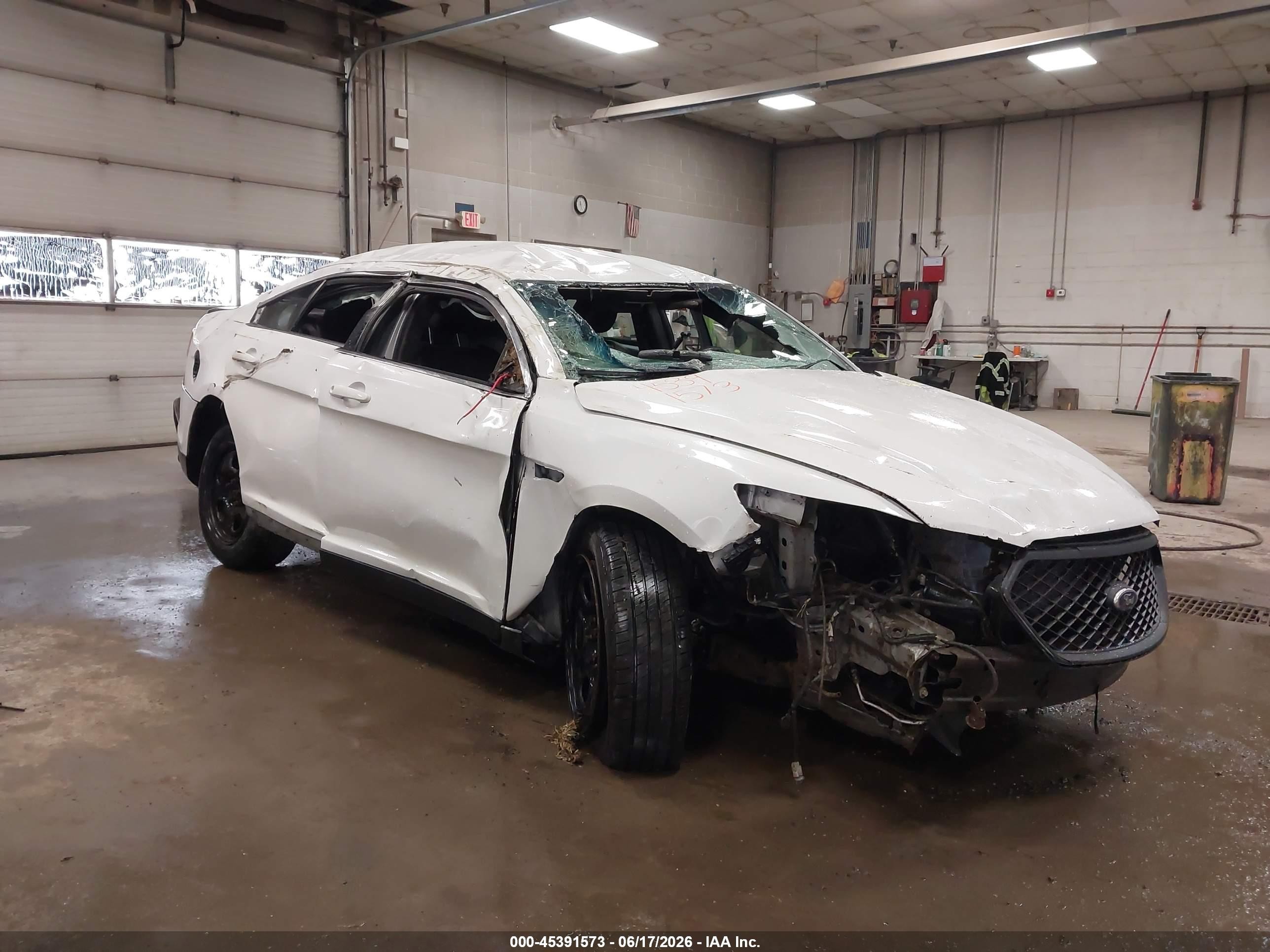 2013 Ford Police Interceptor   White vin: 1FAHP2M82DG235545