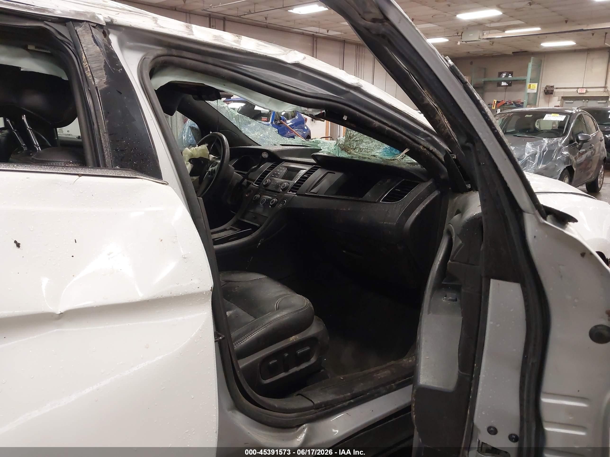 2013 Ford Police Interceptor   White vin: 1FAHP2M82DG235545