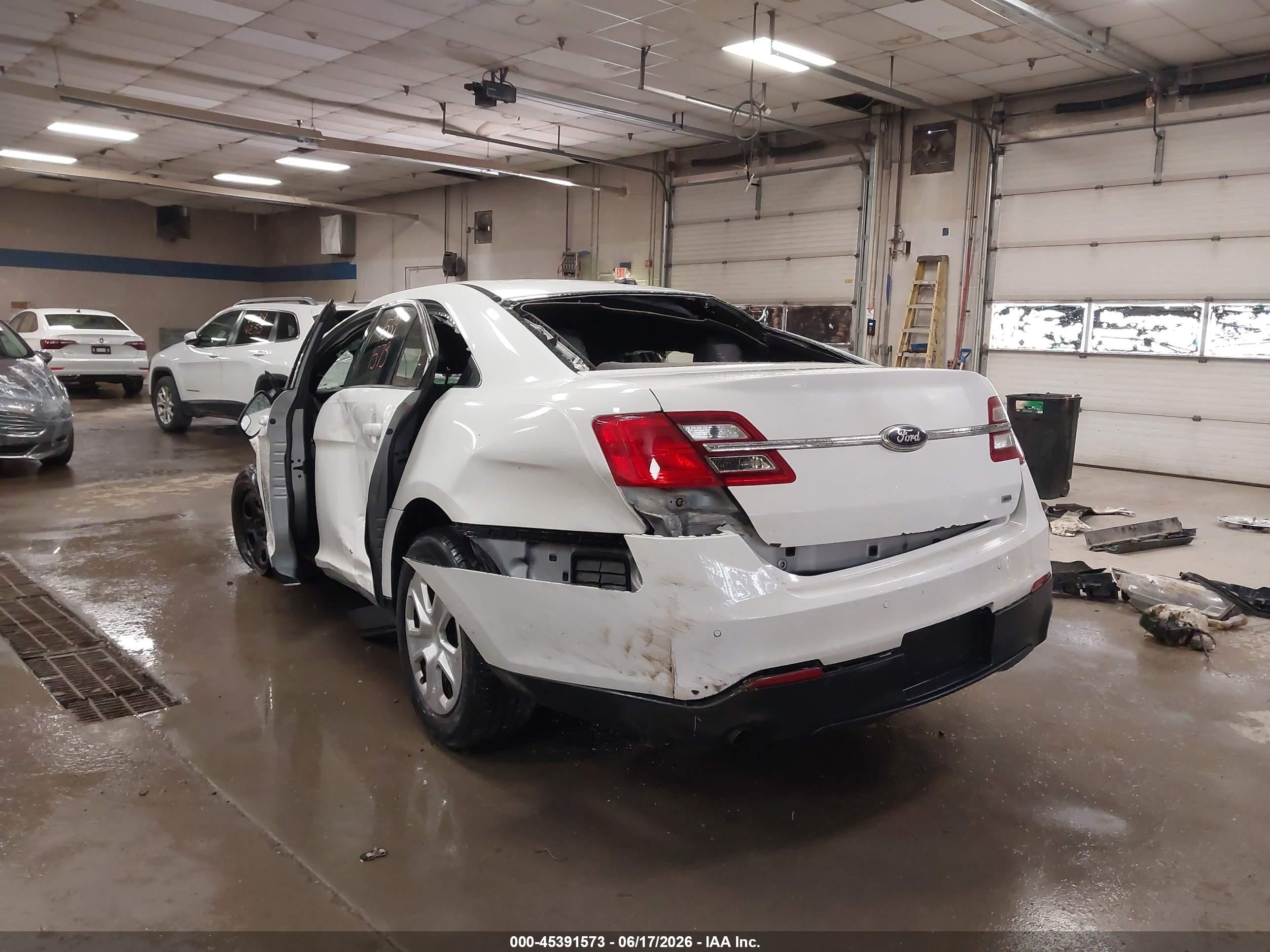 2013 Ford Police Interceptor   White vin: 1FAHP2M82DG235545