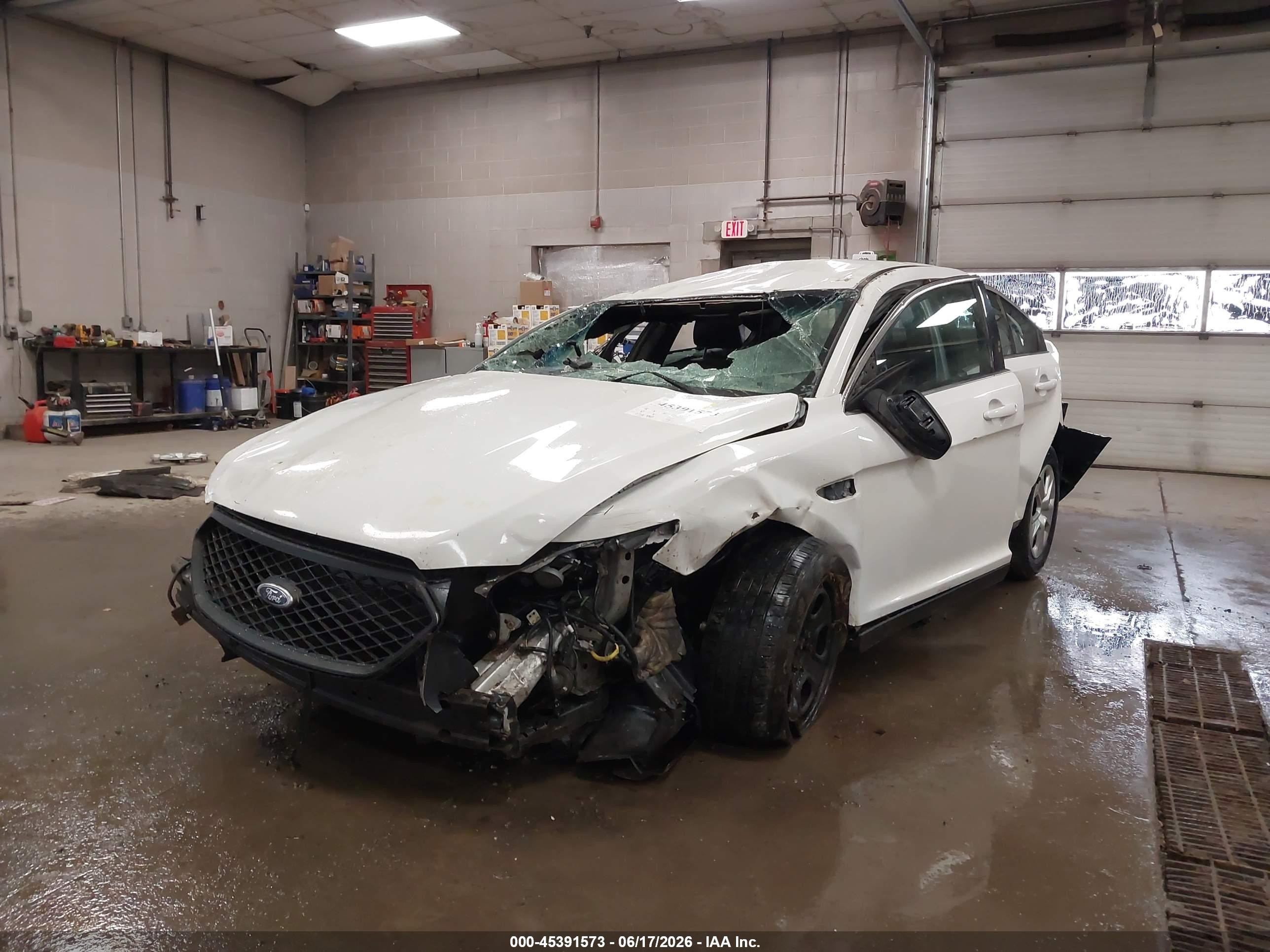 2013 Ford Police Interceptor   White vin: 1FAHP2M82DG235545