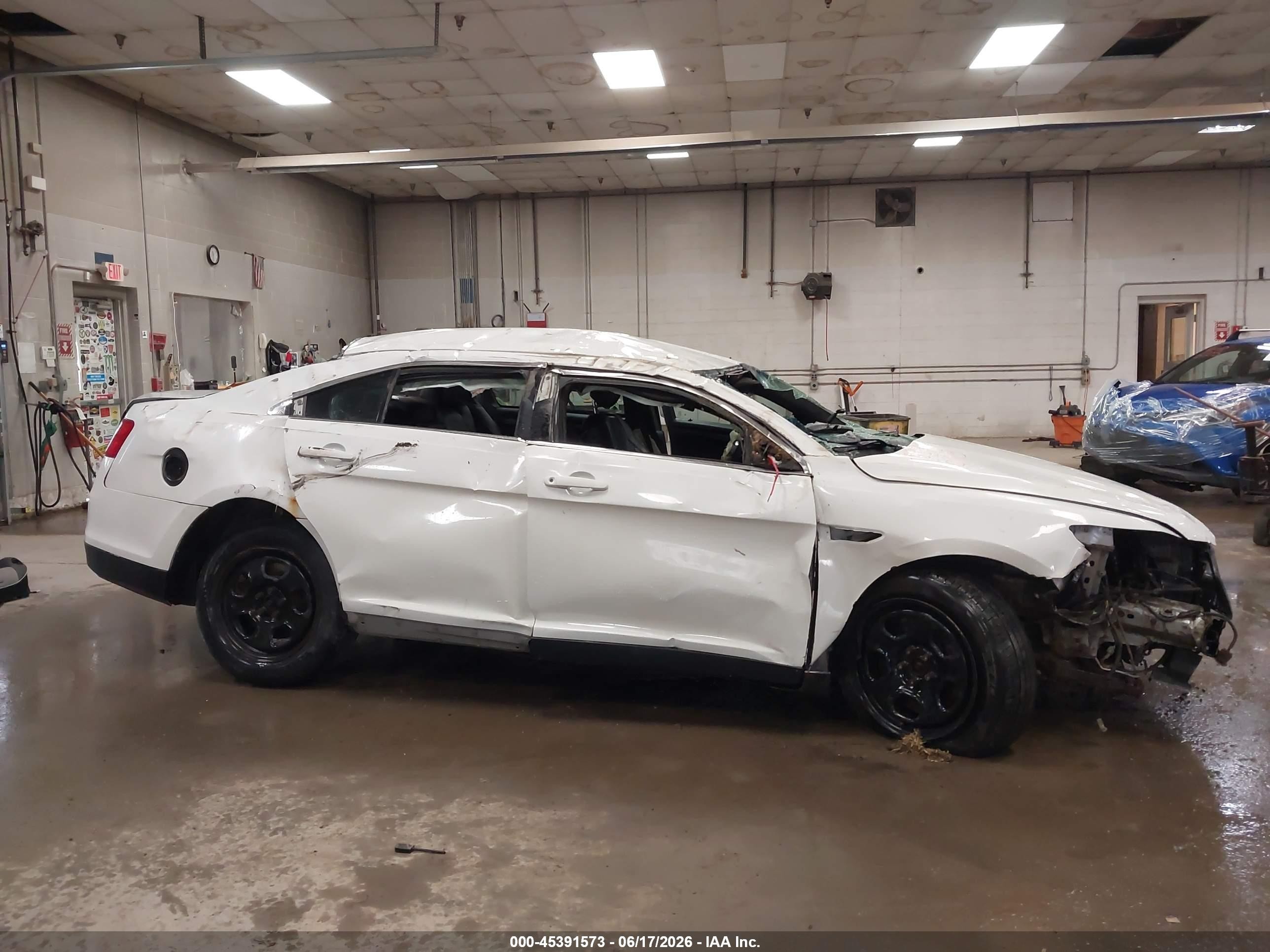 2013 Ford Police Interceptor   White vin: 1FAHP2M82DG235545
