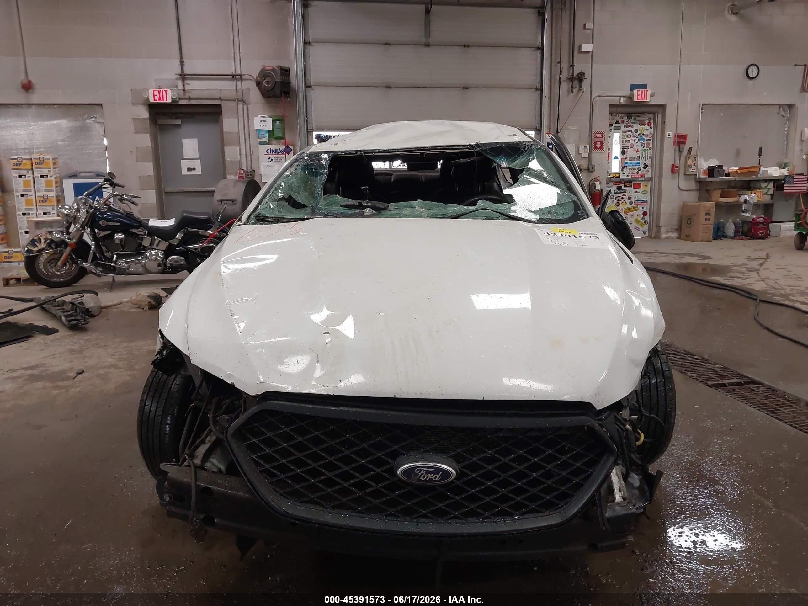 2013 Ford Police Interceptor   White vin: 1FAHP2M82DG235545