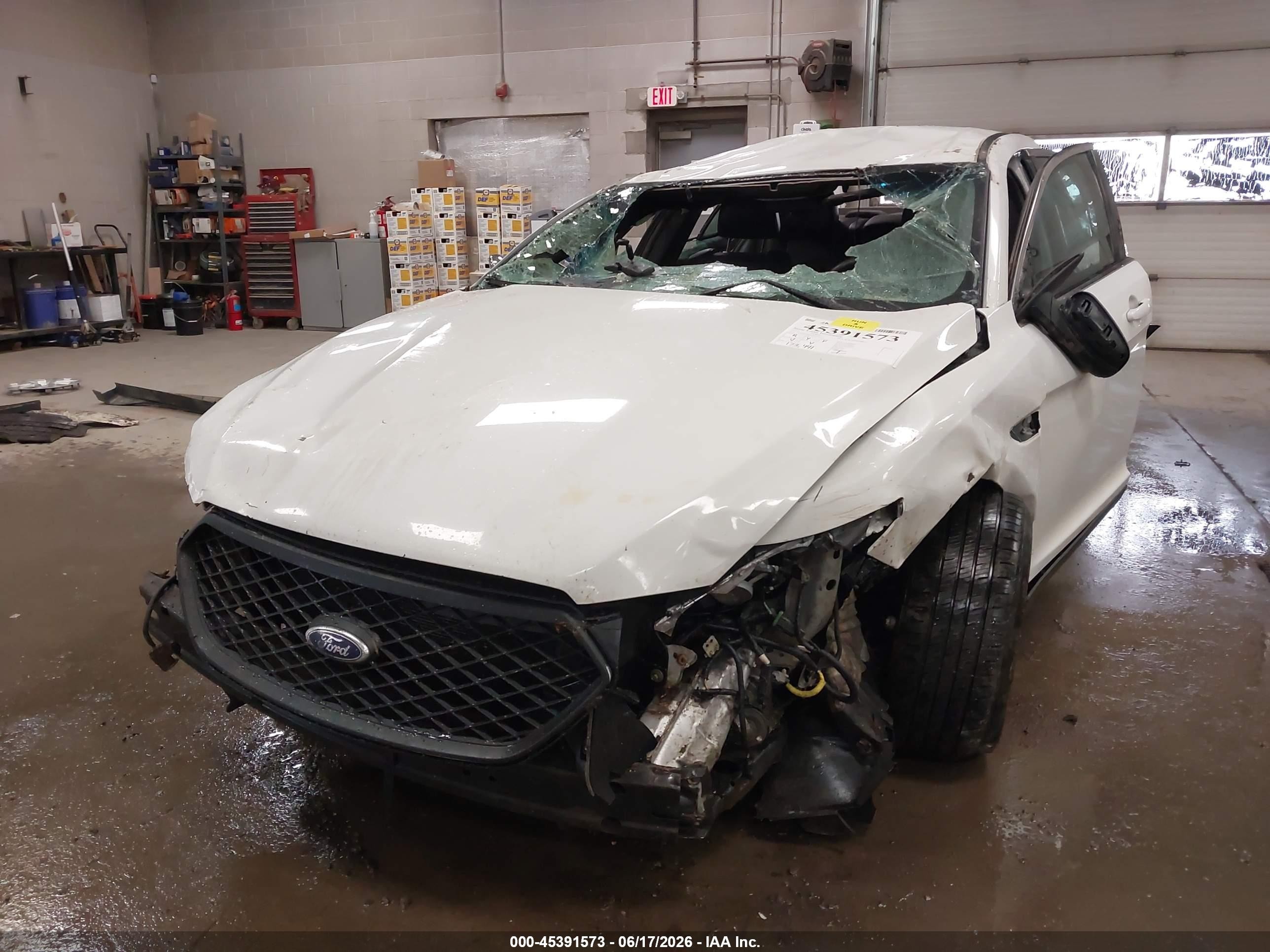 2013 Ford Police Interceptor   White vin: 1FAHP2M82DG235545