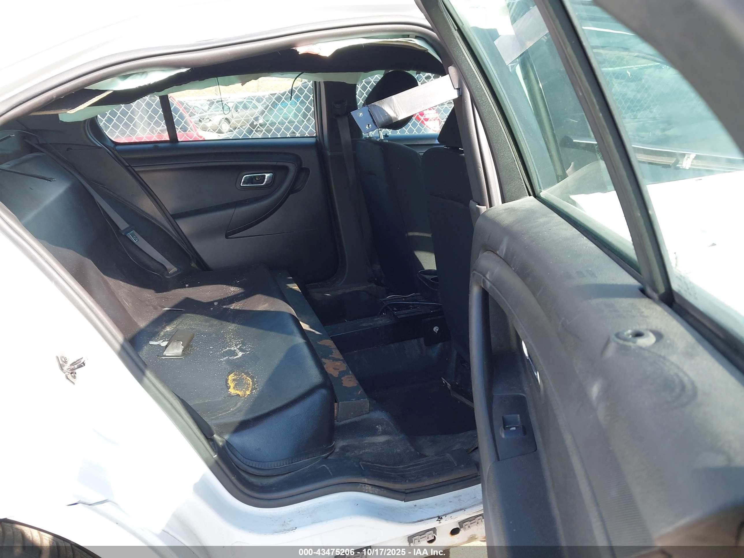 2013 Ford Police Interceptor   White vin: 1FAHP2M83DG143456