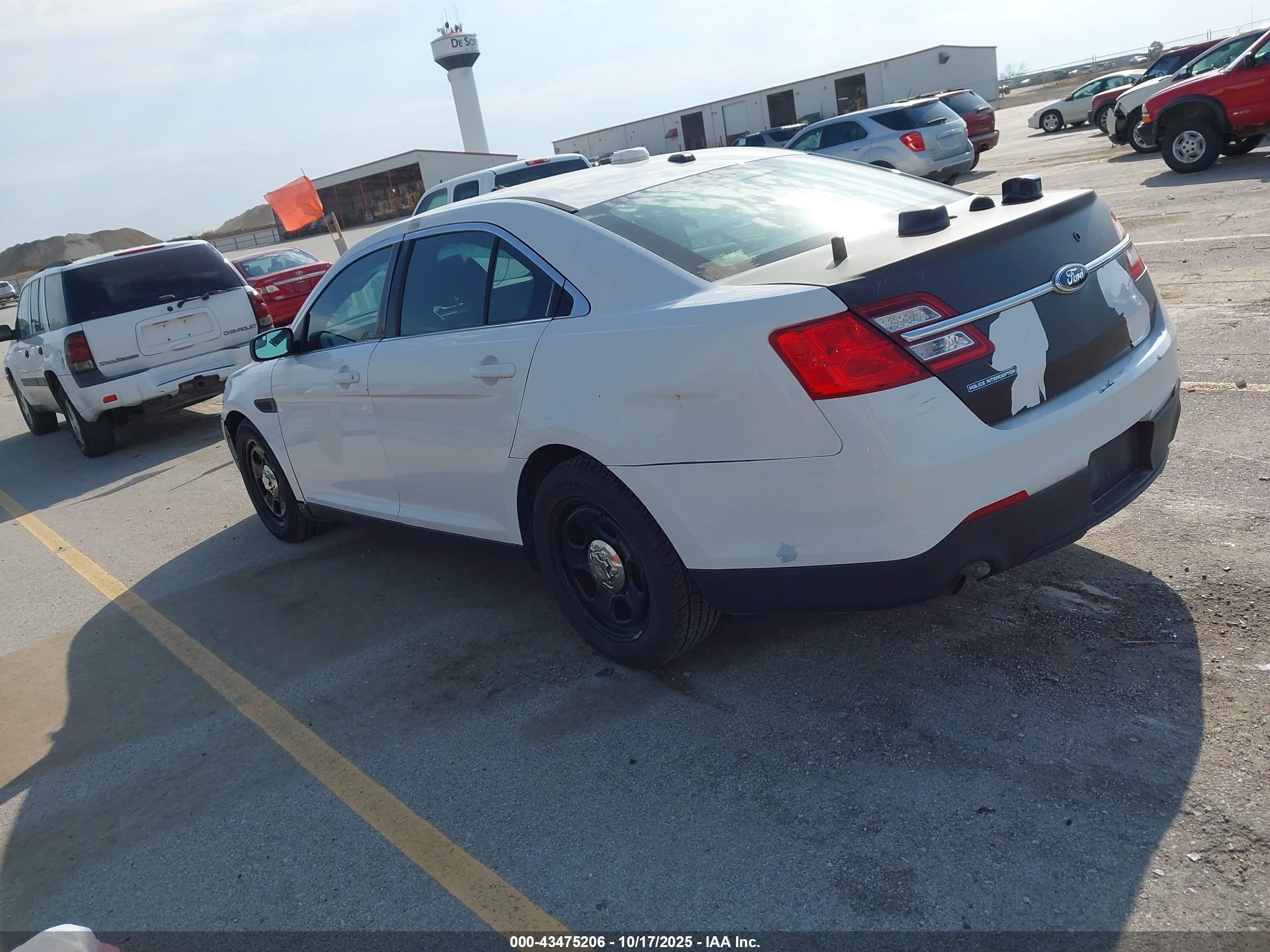 2013 Ford Police Interceptor   White vin: 1FAHP2M83DG143456