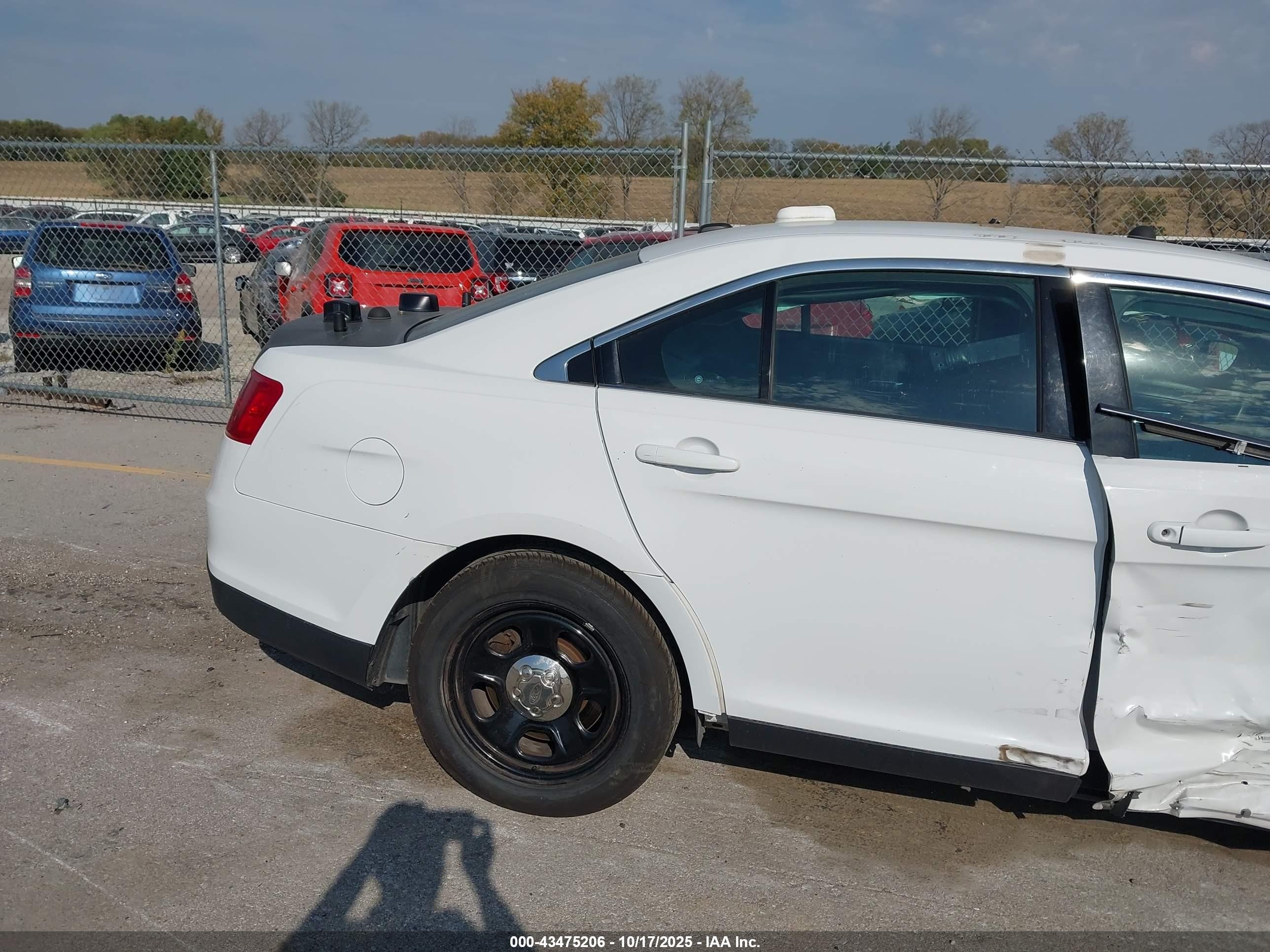 2013 Ford Police Interceptor   White vin: 1FAHP2M83DG143456