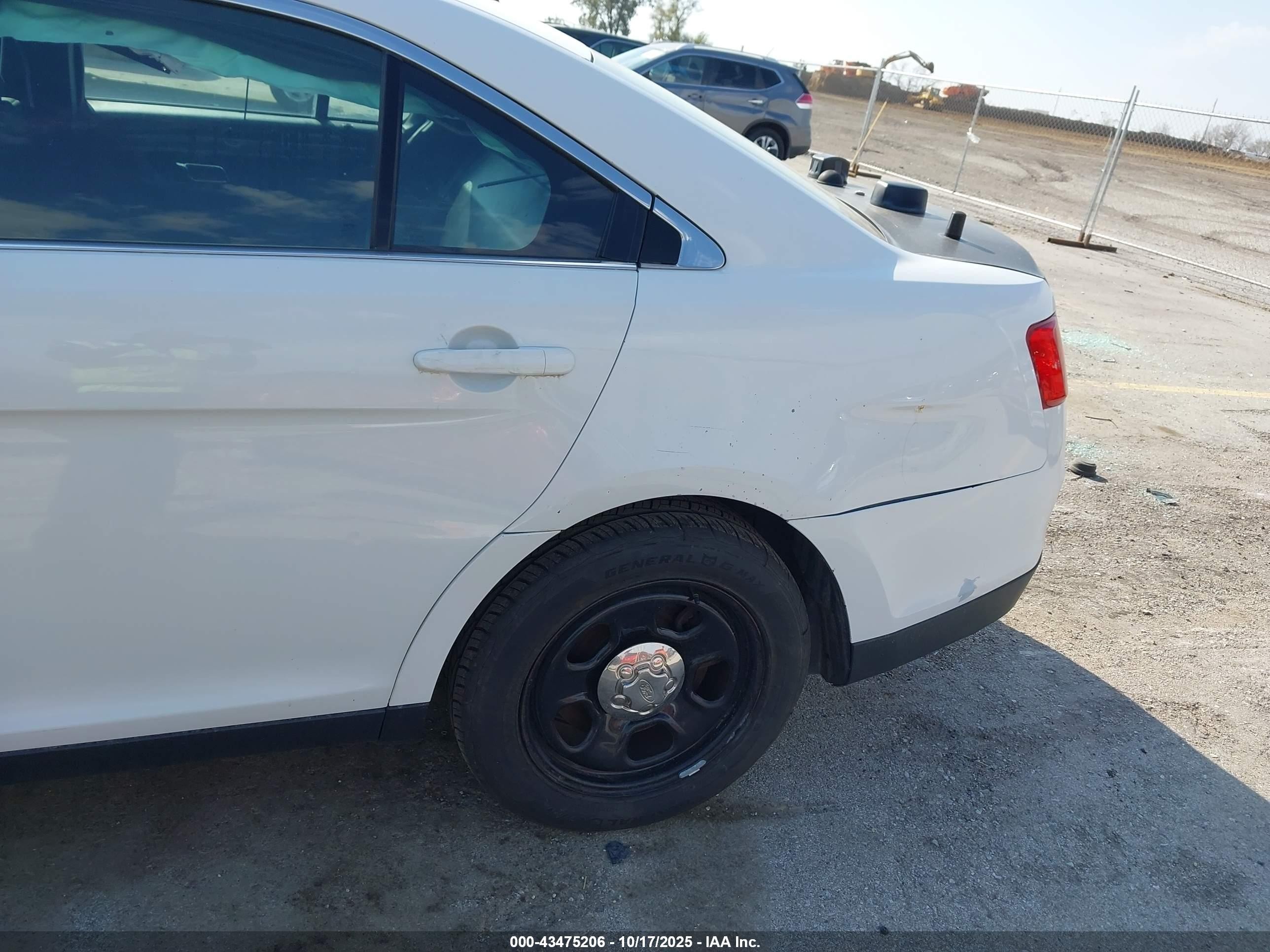 2013 Ford Police Interceptor   White vin: 1FAHP2M83DG143456