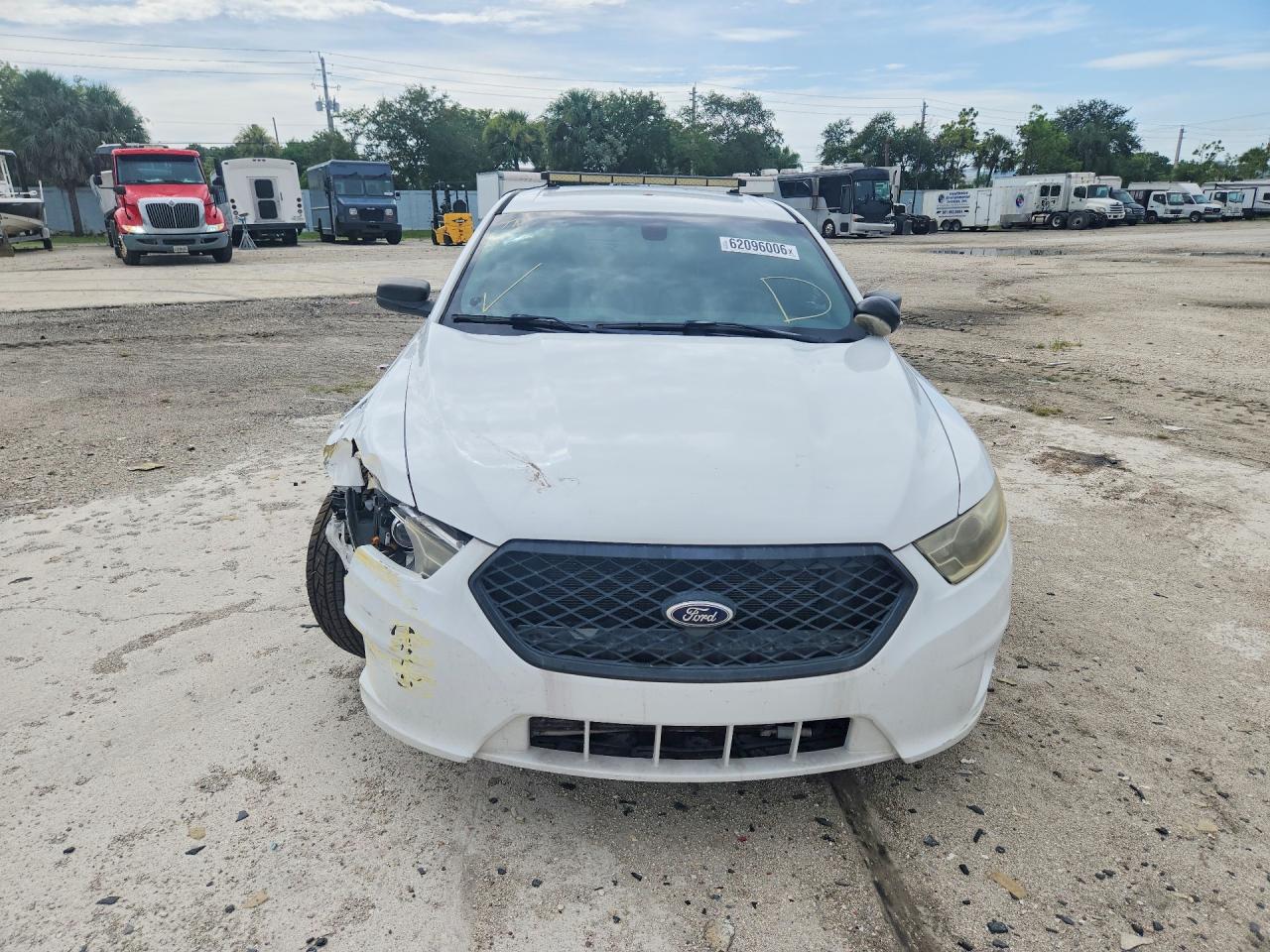 2013 Ford Taurus Police Interceptor White vin: 1FAHP2M85DG144950