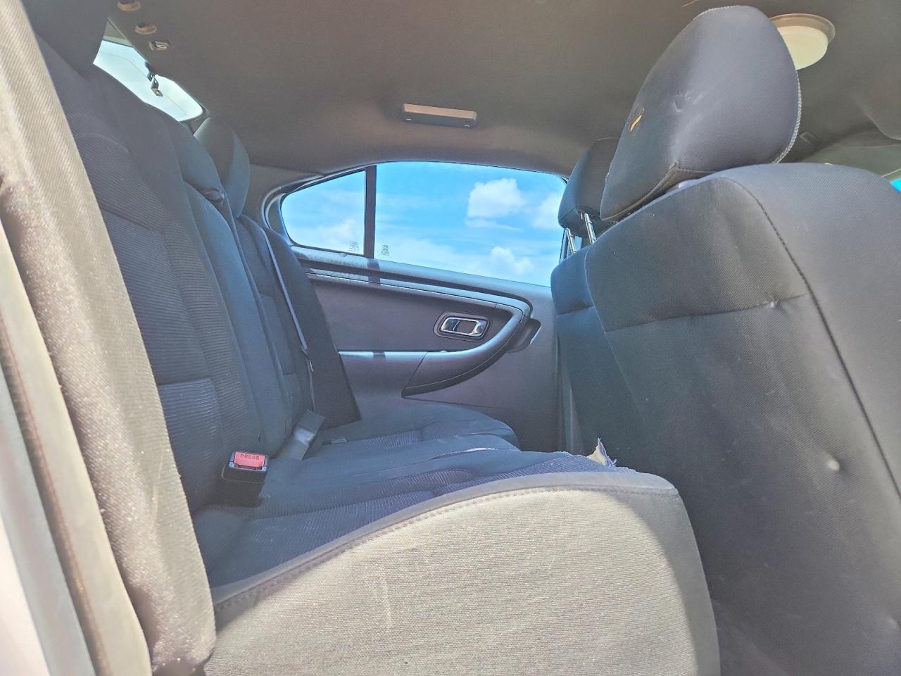 2013 Ford Taurus Police Interceptor White vin: 1FAHP2M85DG144950