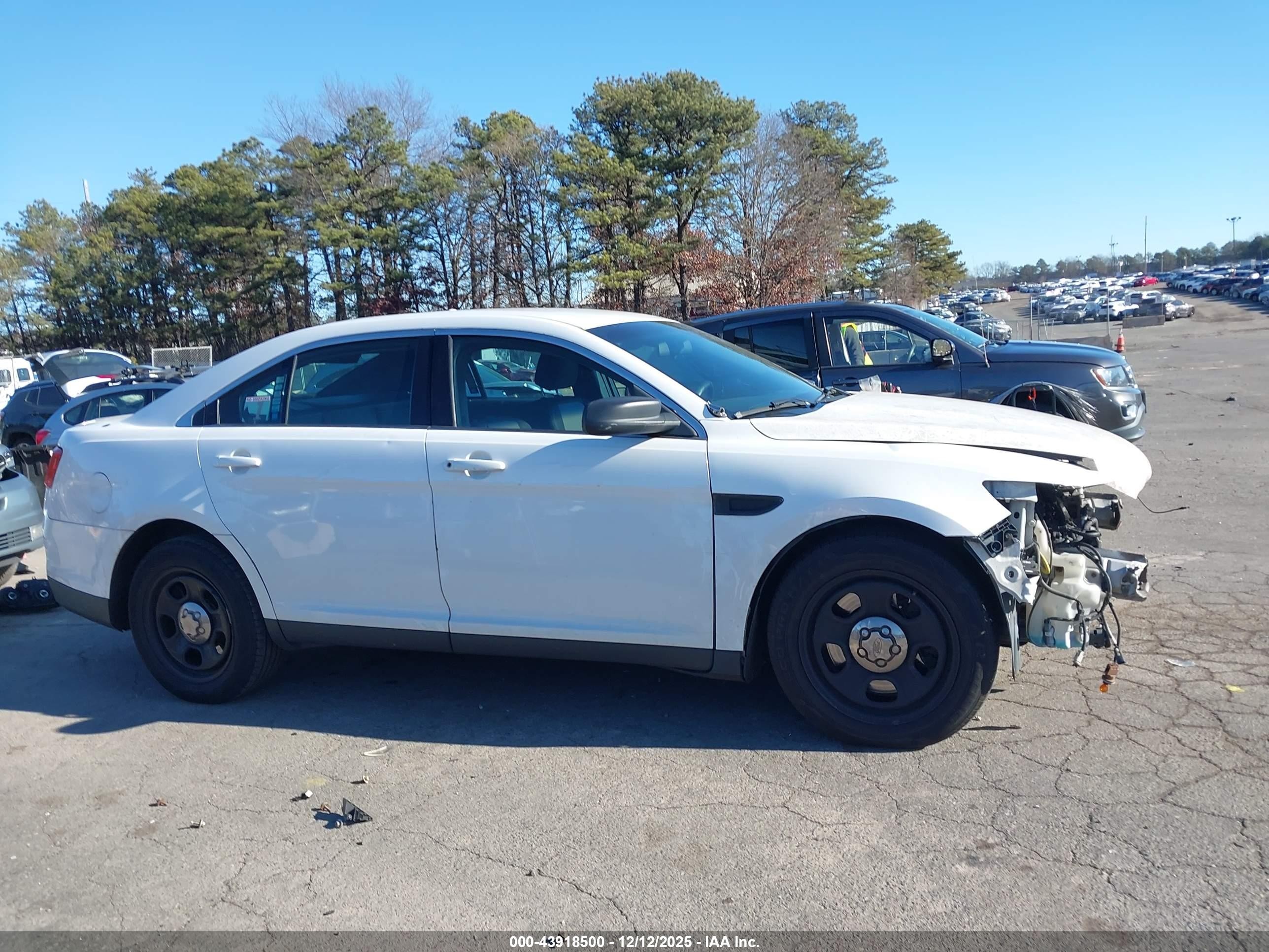 2013 Ford Police Interceptor   White vin: 1FAHP2M87DG143248