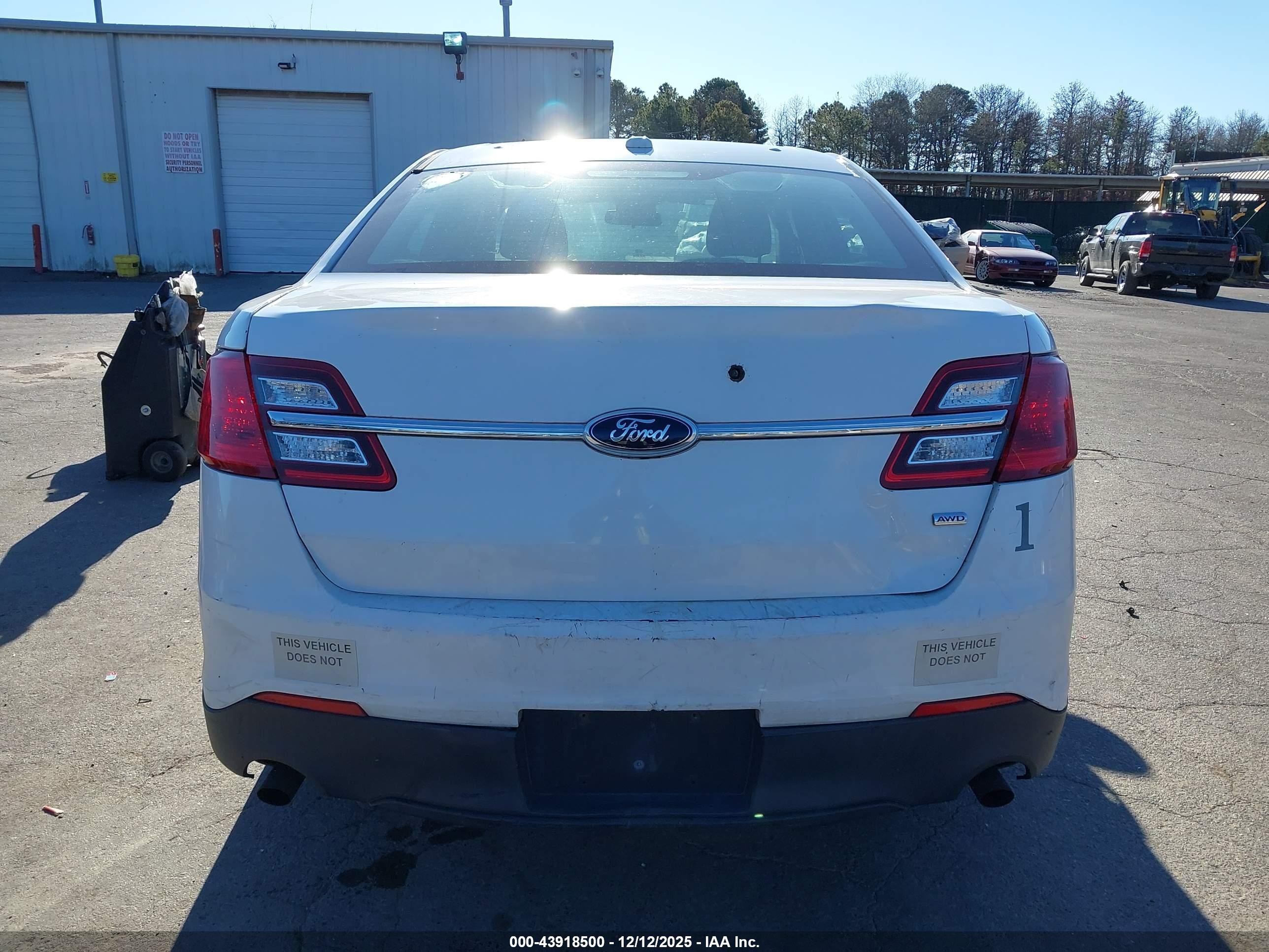 2013 Ford Police Interceptor   White vin: 1FAHP2M87DG143248