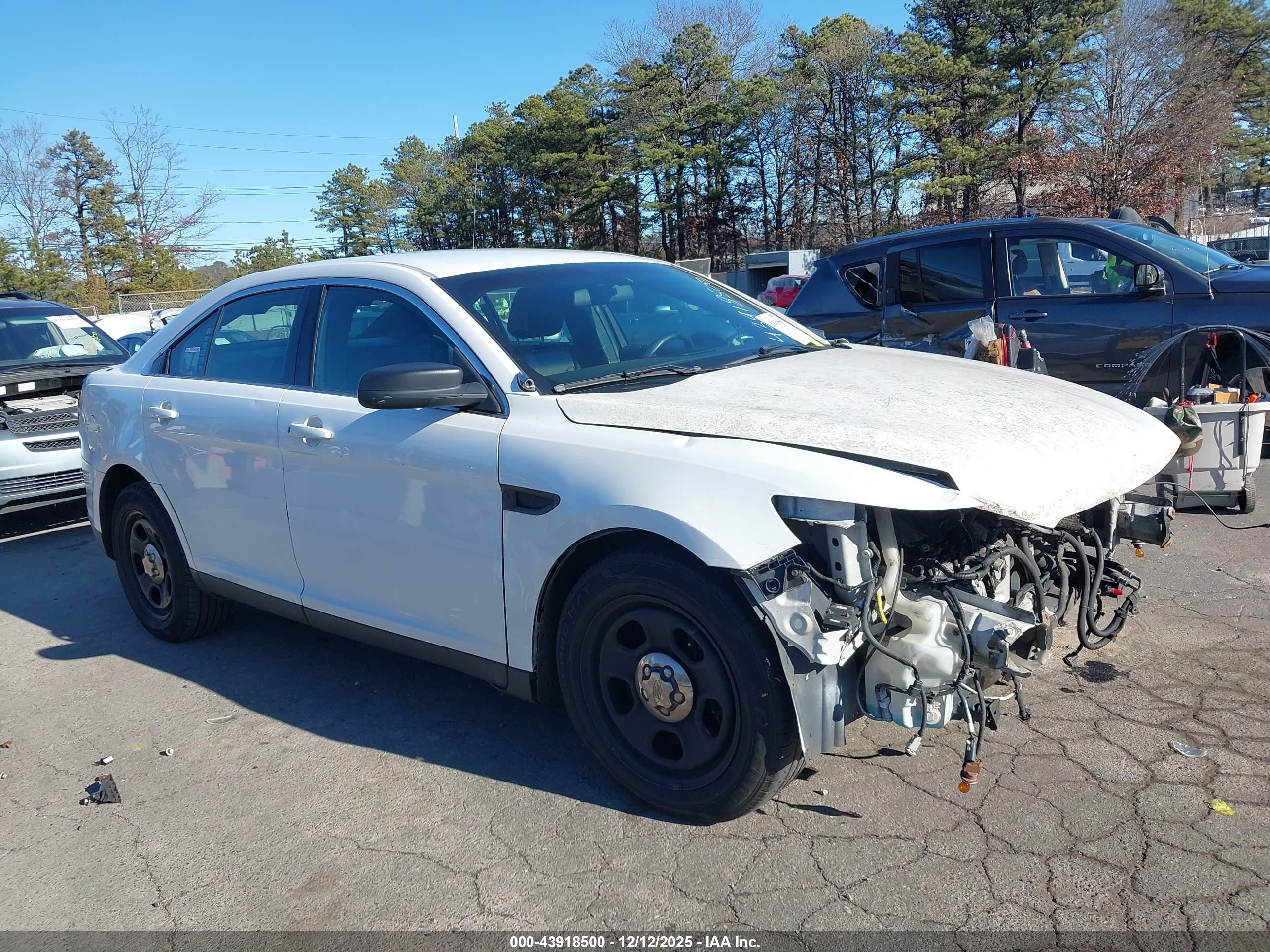 2013 Ford Police Interceptor   White vin: 1FAHP2M87DG143248