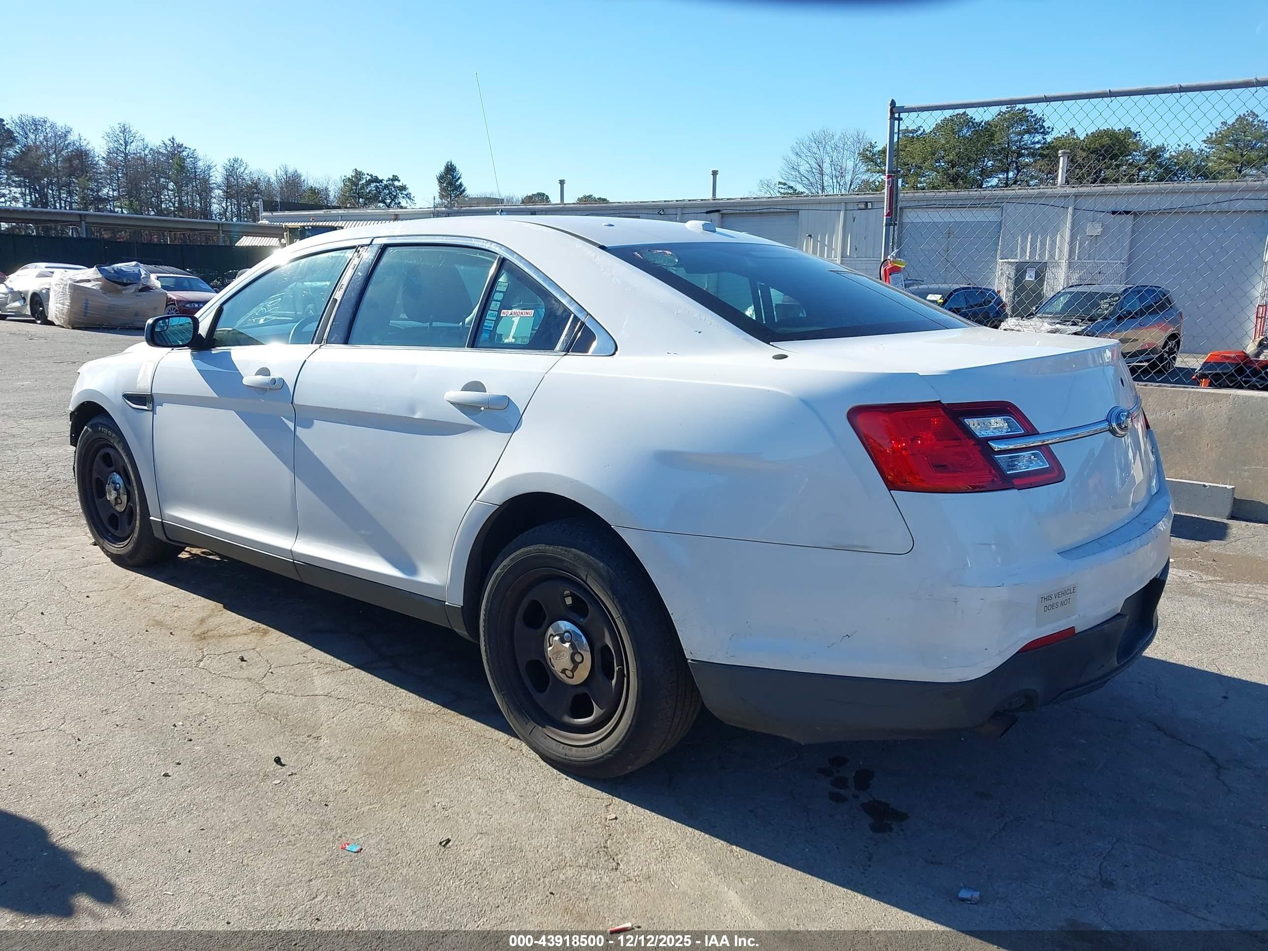 2013 Ford Police Interceptor   White vin: 1FAHP2M87DG143248