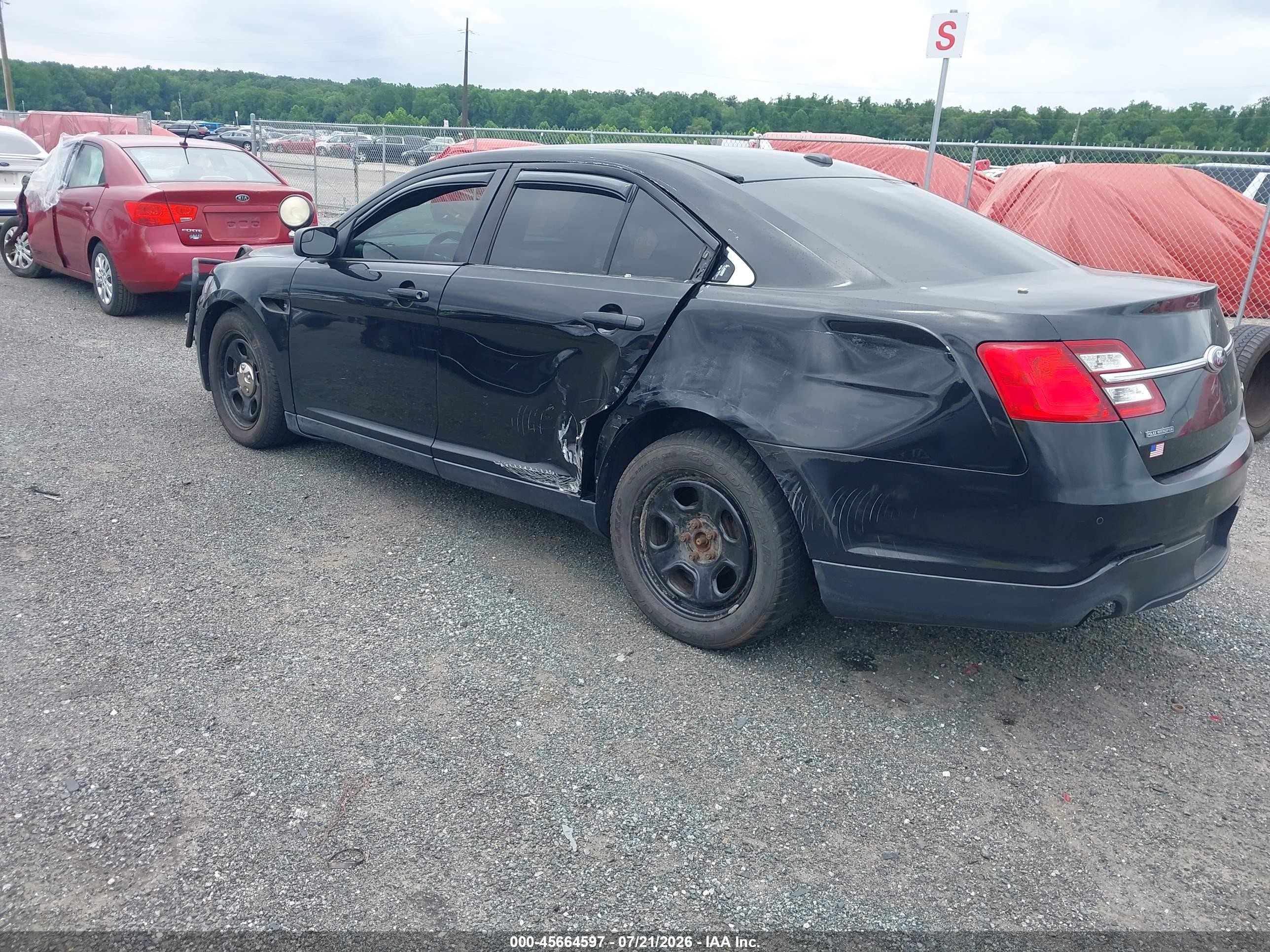 2015 Ford Police Interceptor   Черный vin: 1FAHP2MK0FG102457