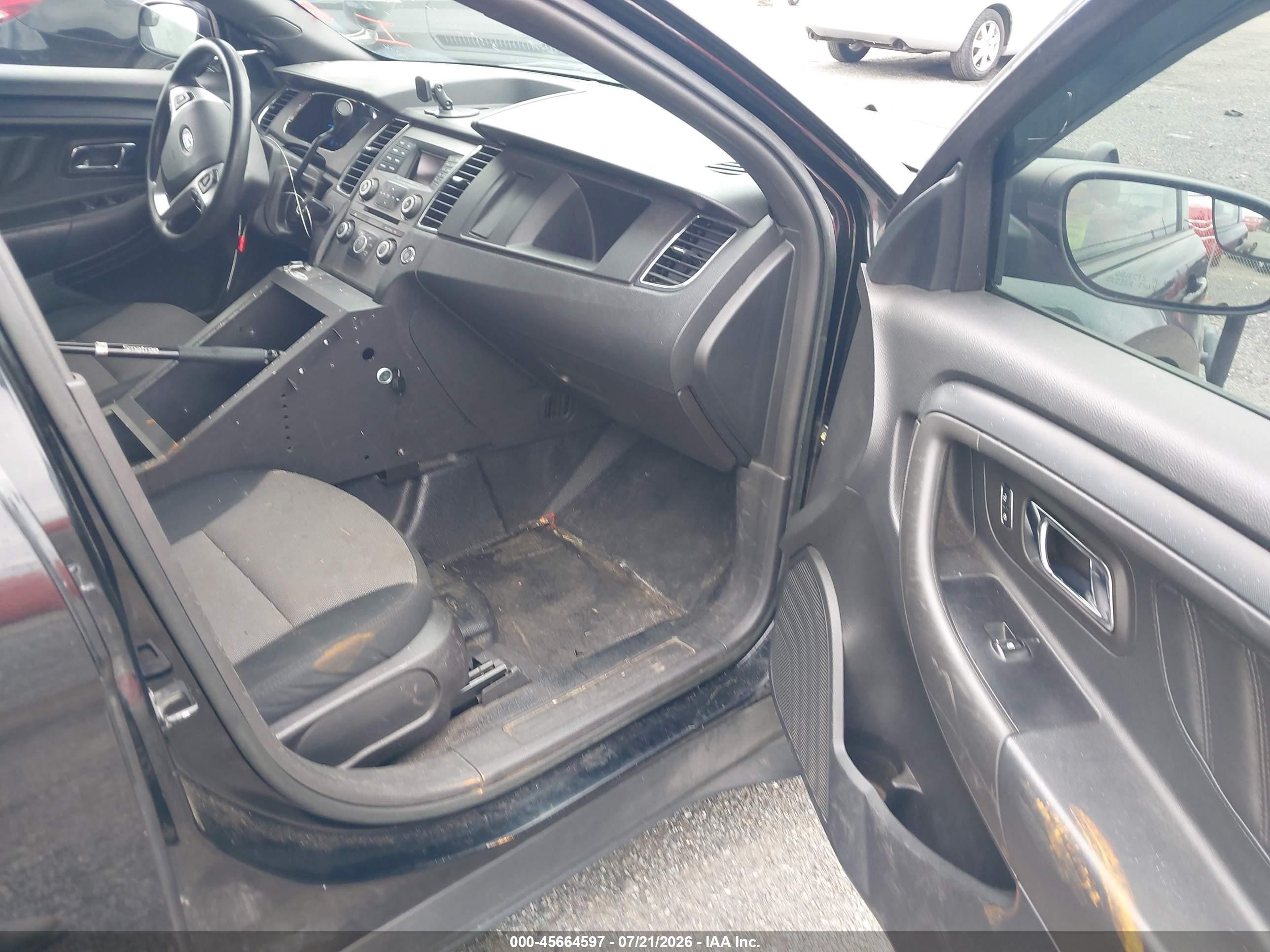 2015 Ford Police Interceptor   Черный vin: 1FAHP2MK0FG102457