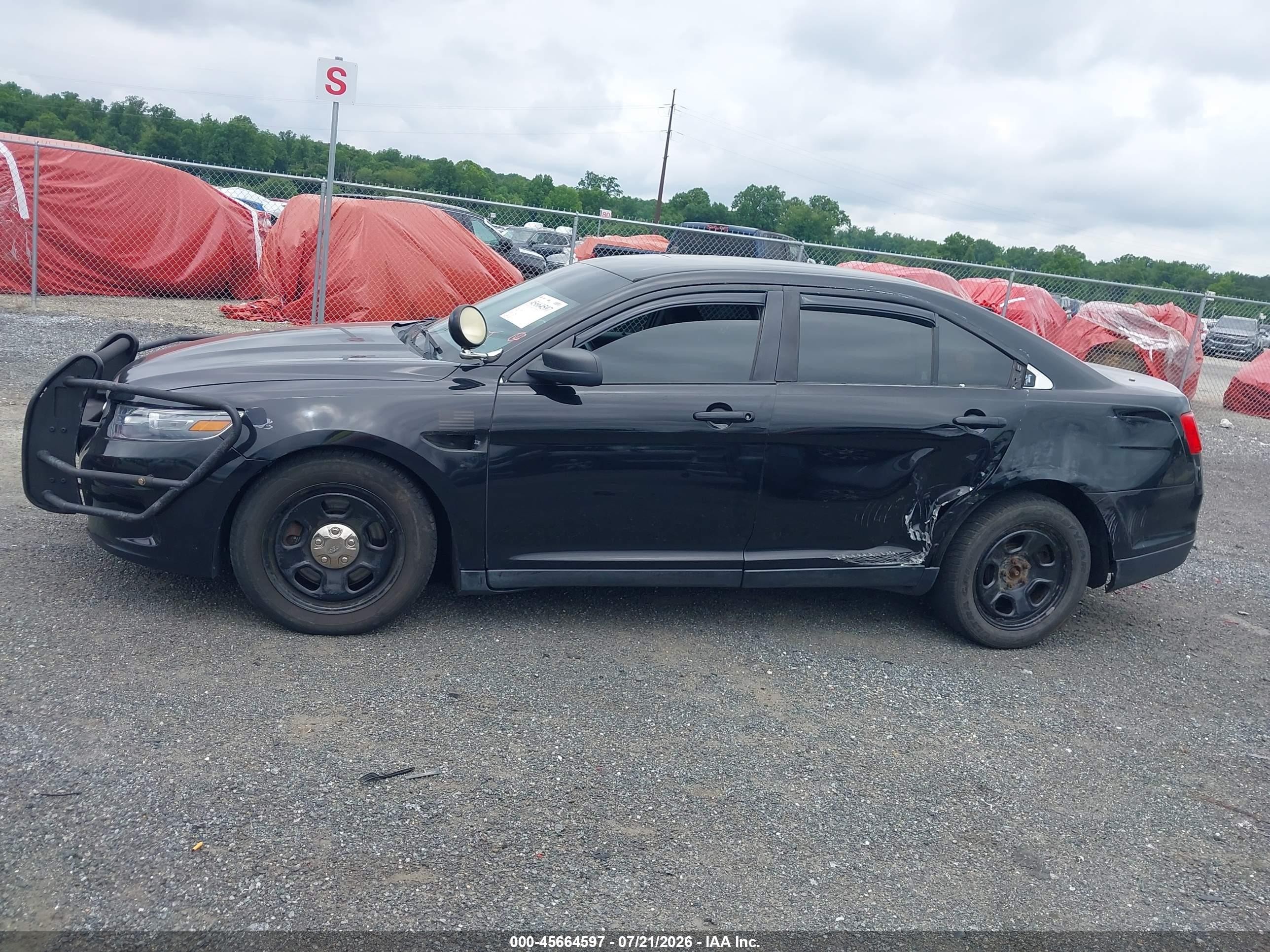 2015 Ford Police Interceptor   Черный vin: 1FAHP2MK0FG102457