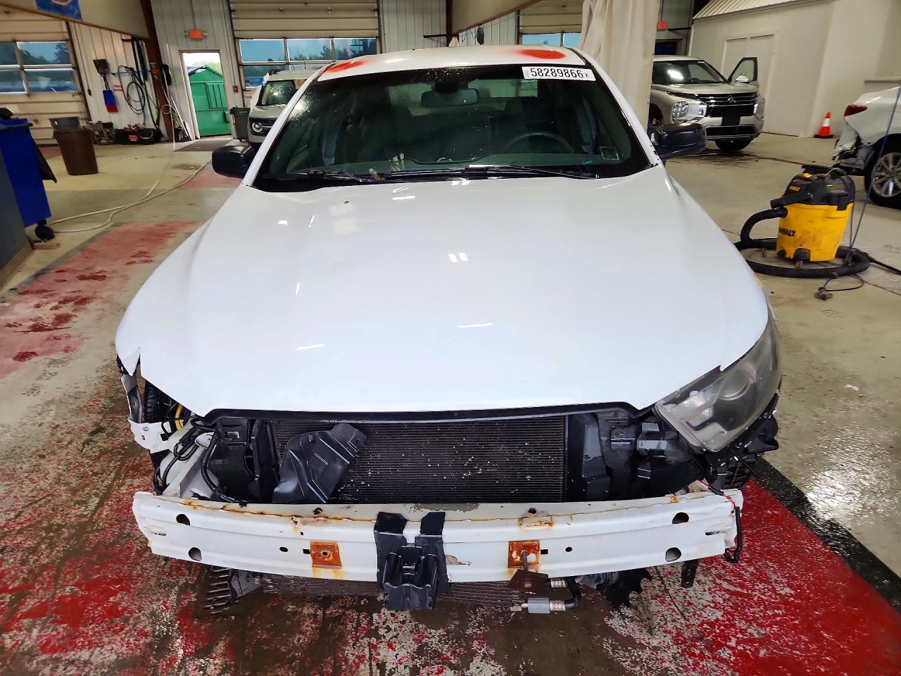2015 Ford Taurus Police Interceptor Белый vin: 1FAHP2MK1FG157290