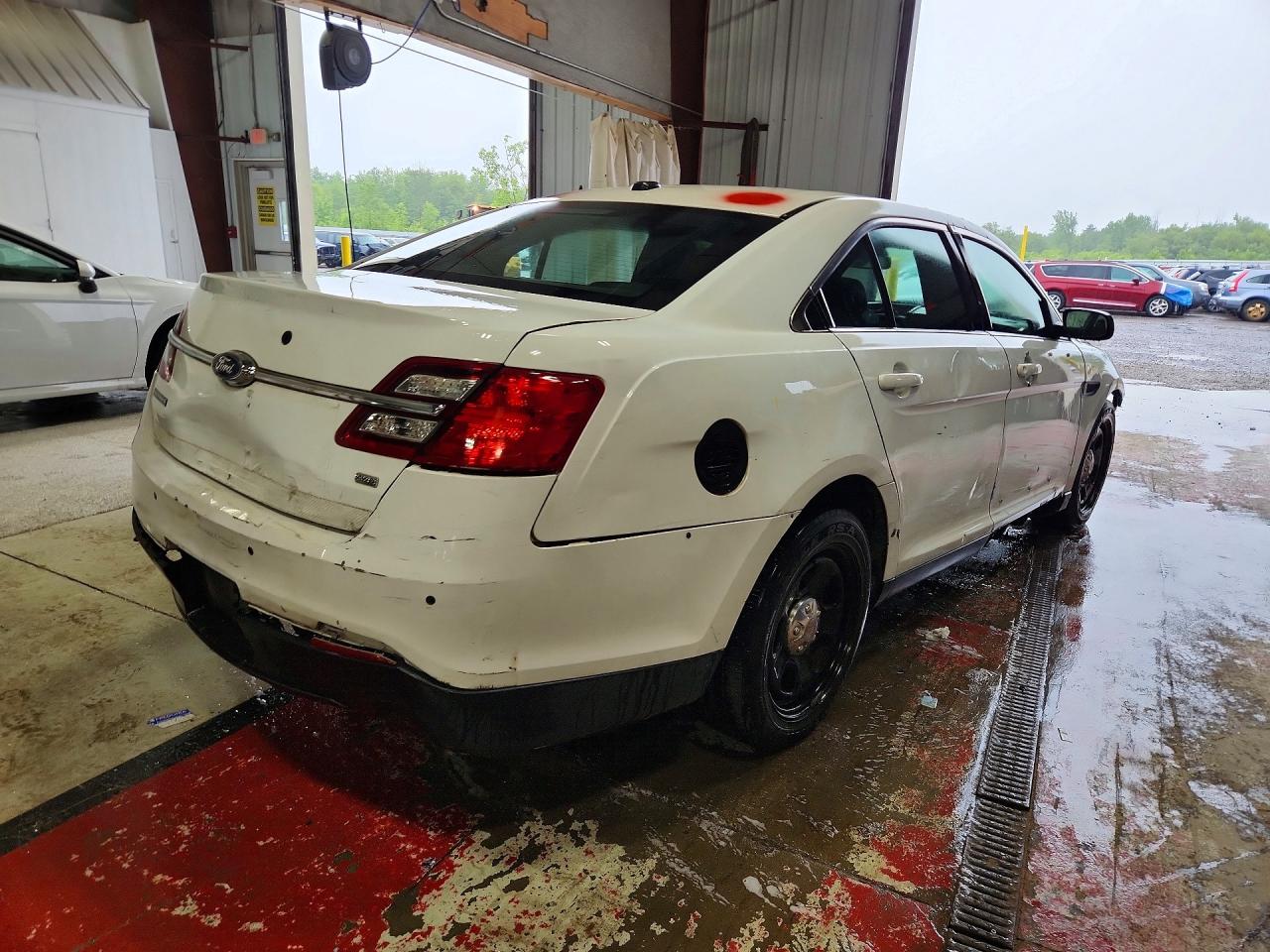 2015 Ford Taurus Police Interceptor Белый vin: 1FAHP2MK1FG157290