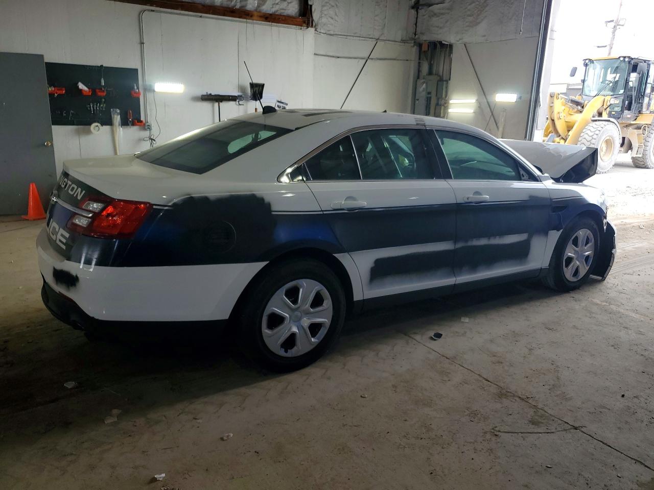 2015 Ford Taurus Police Interceptor White vin: 1FAHP2MK1FG204012