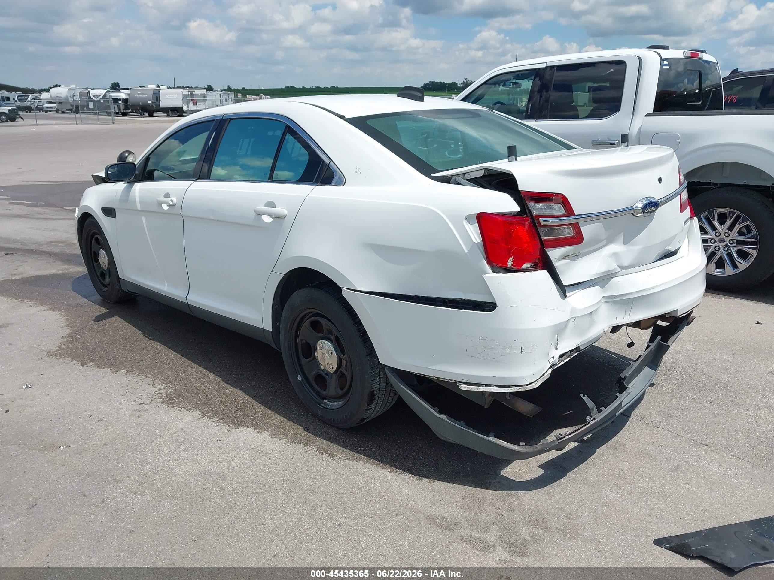 2015 Ford Police Interceptor   White vin: 1FAHP2MK2FG149036