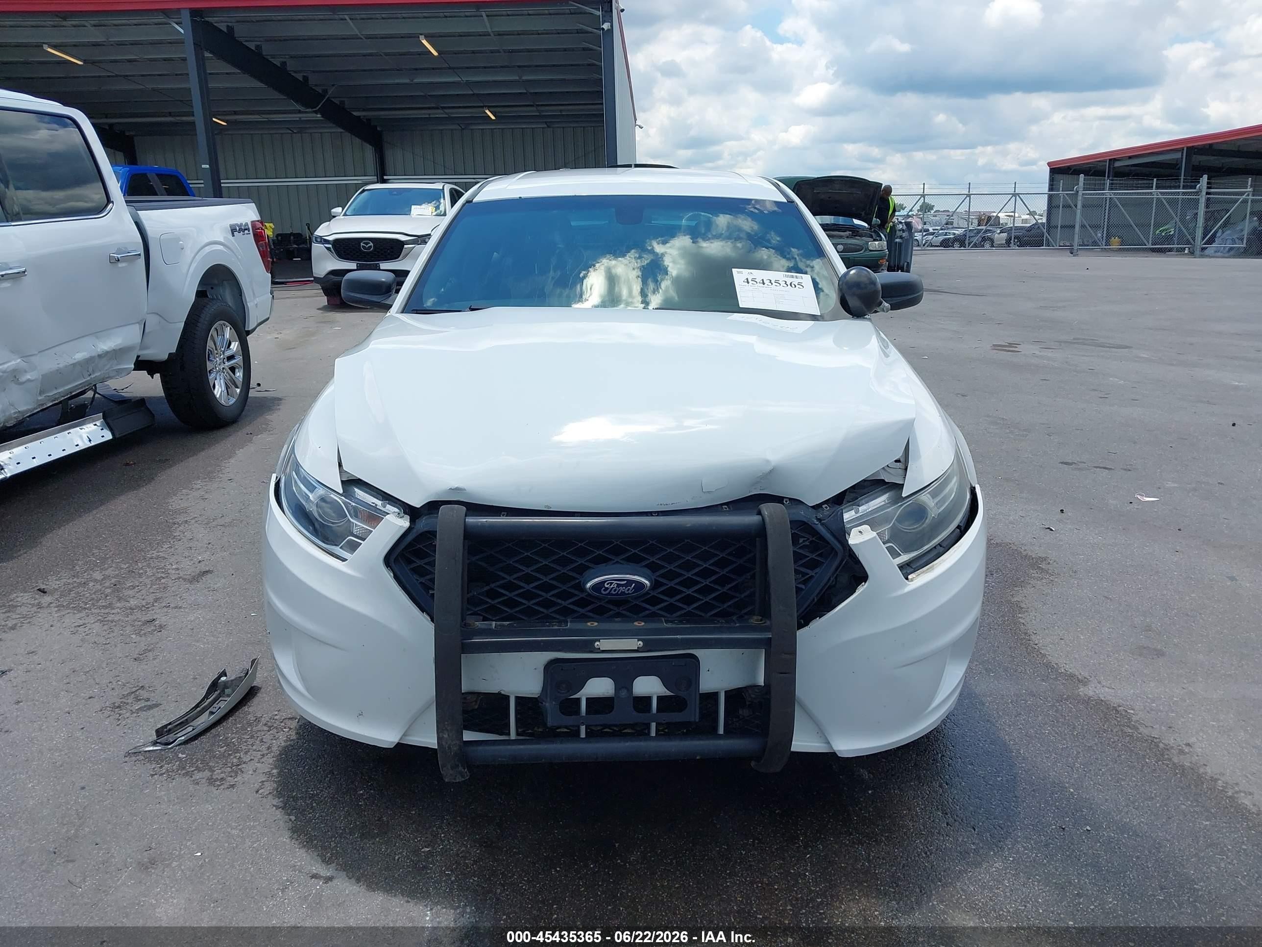 2015 Ford Police Interceptor   White vin: 1FAHP2MK2FG149036