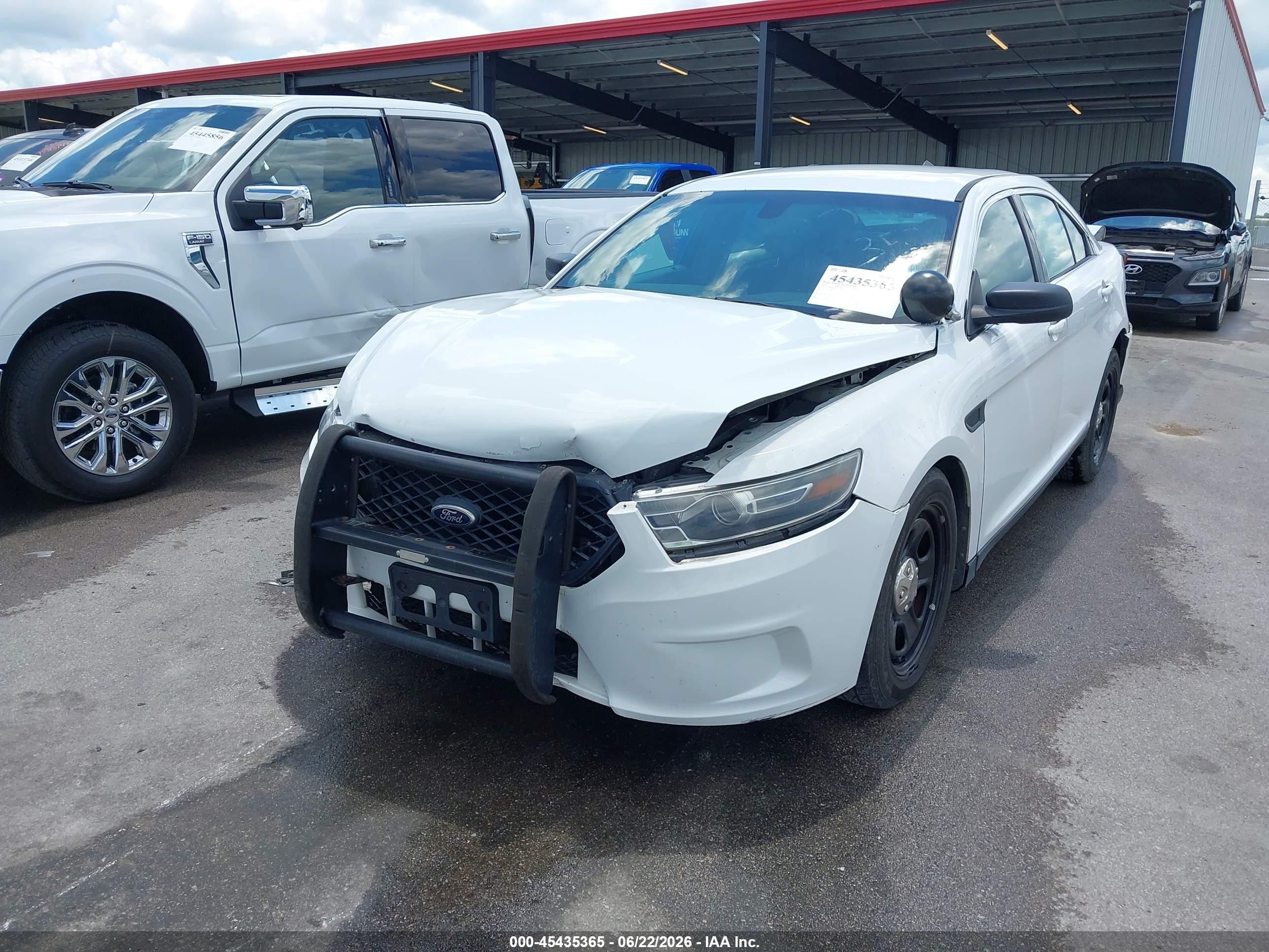 2015 Ford Police Interceptor   White vin: 1FAHP2MK2FG149036