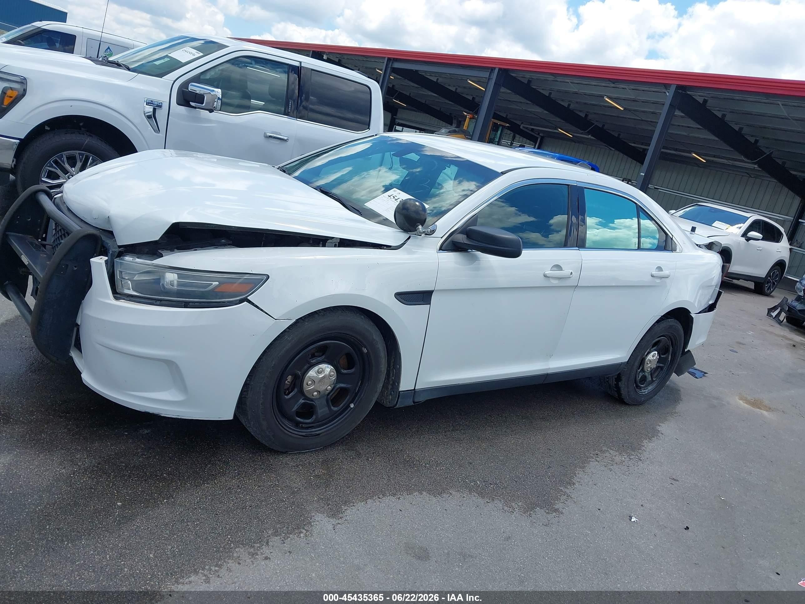 2015 Ford Police Interceptor   White vin: 1FAHP2MK2FG149036