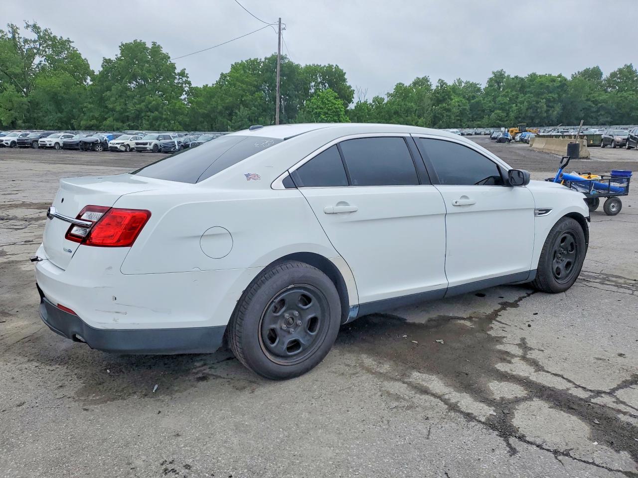 2014 Ford Taurus Police Interceptor White vin: 1FAHP2MK3EG166538