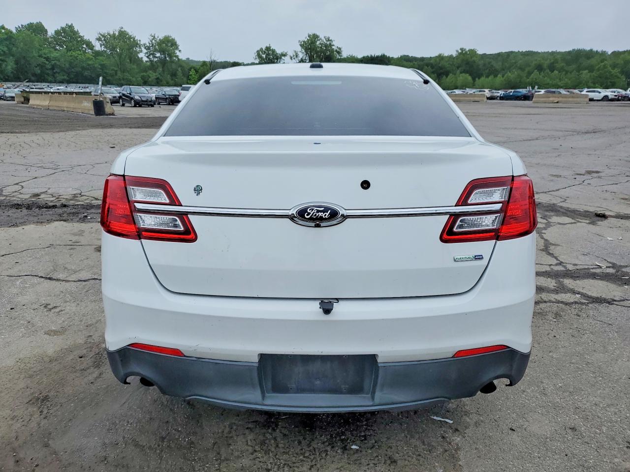 2014 Ford Taurus Police Interceptor White vin: 1FAHP2MK3EG166538