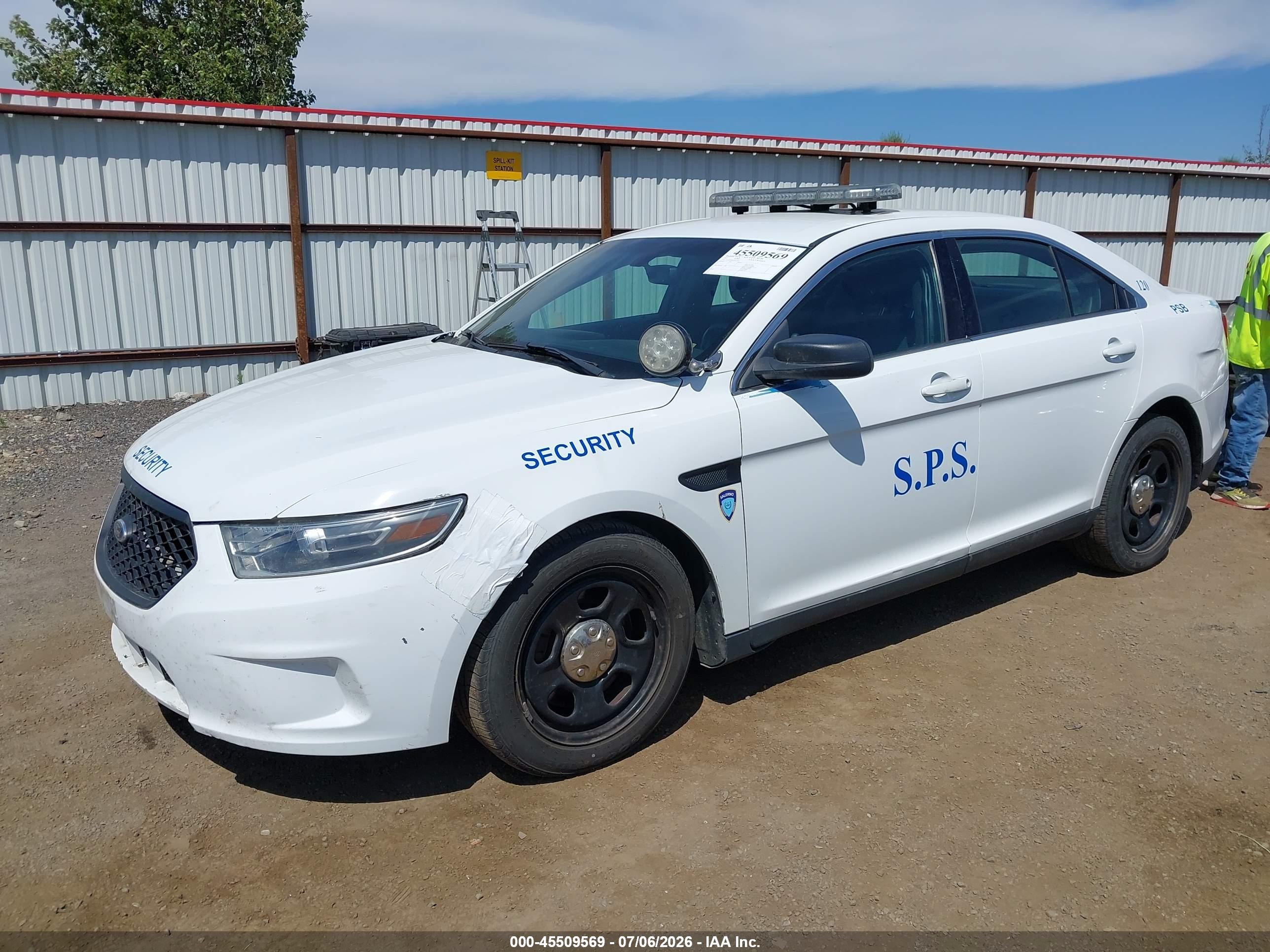 2015 Ford Taurus   White vin: 1FAHP2MK3FG176357