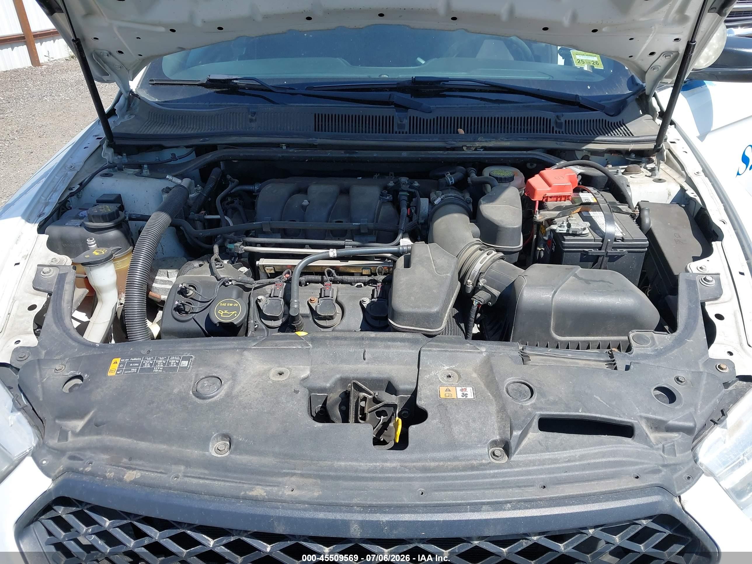 2015 Ford Taurus   White vin: 1FAHP2MK3FG176357