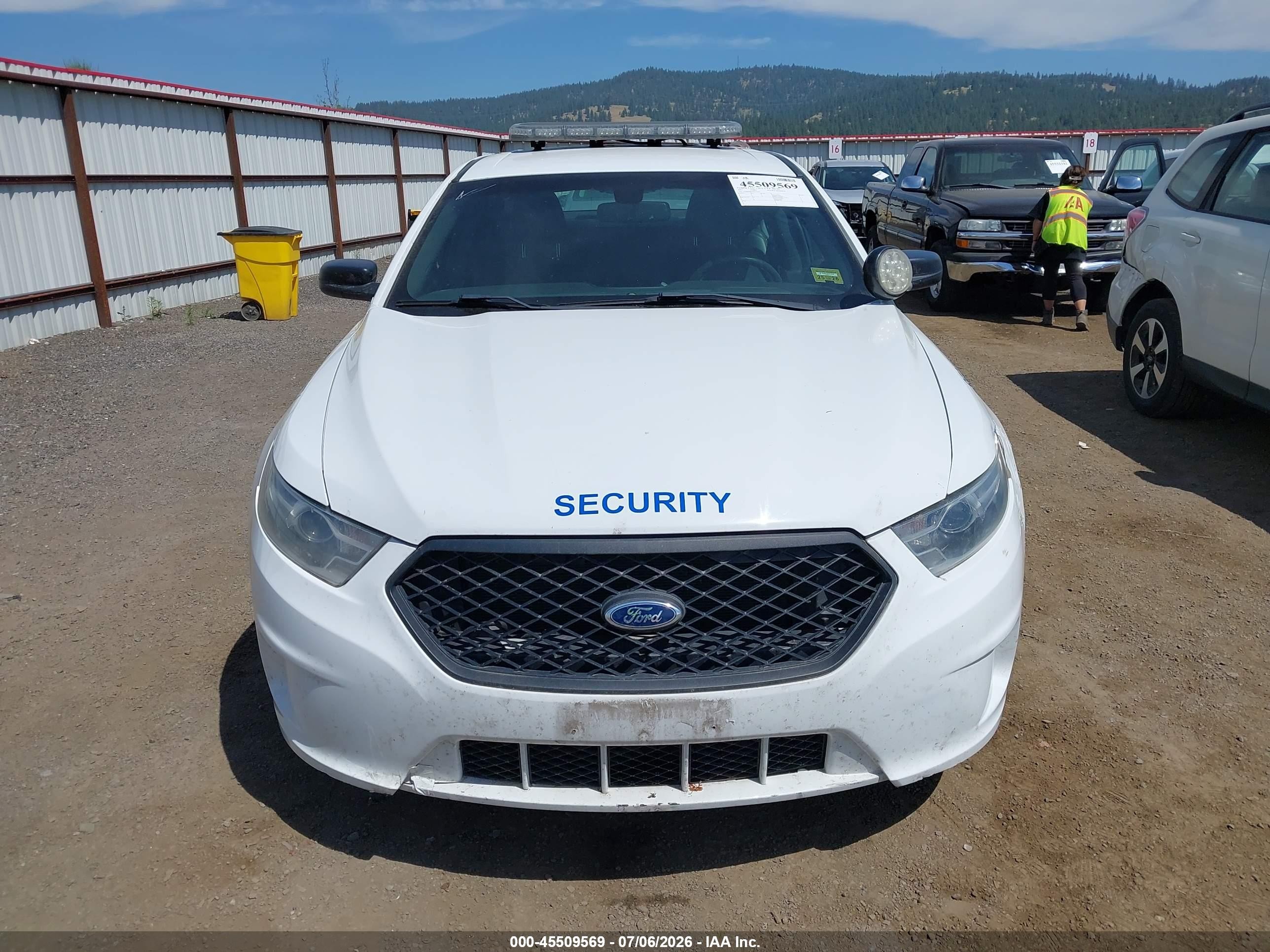 2015 Ford Taurus   White vin: 1FAHP2MK3FG176357